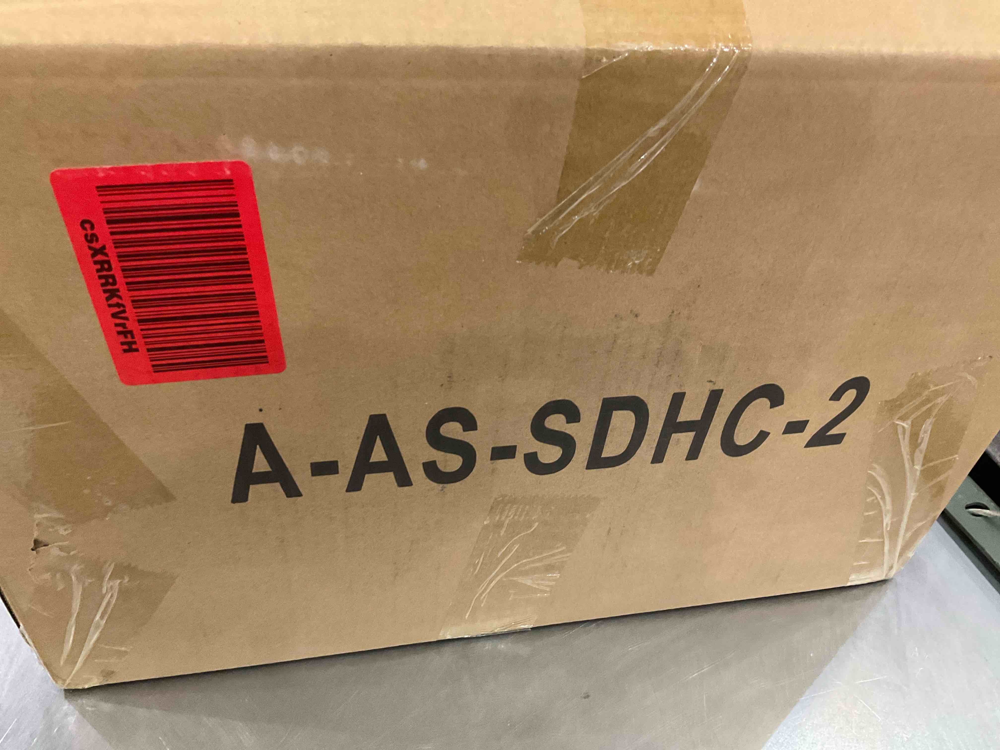 https://s3.amazonaws.com/lotting-images-prod/BargainHunt/EXS01176872_1709230619687.jpeg