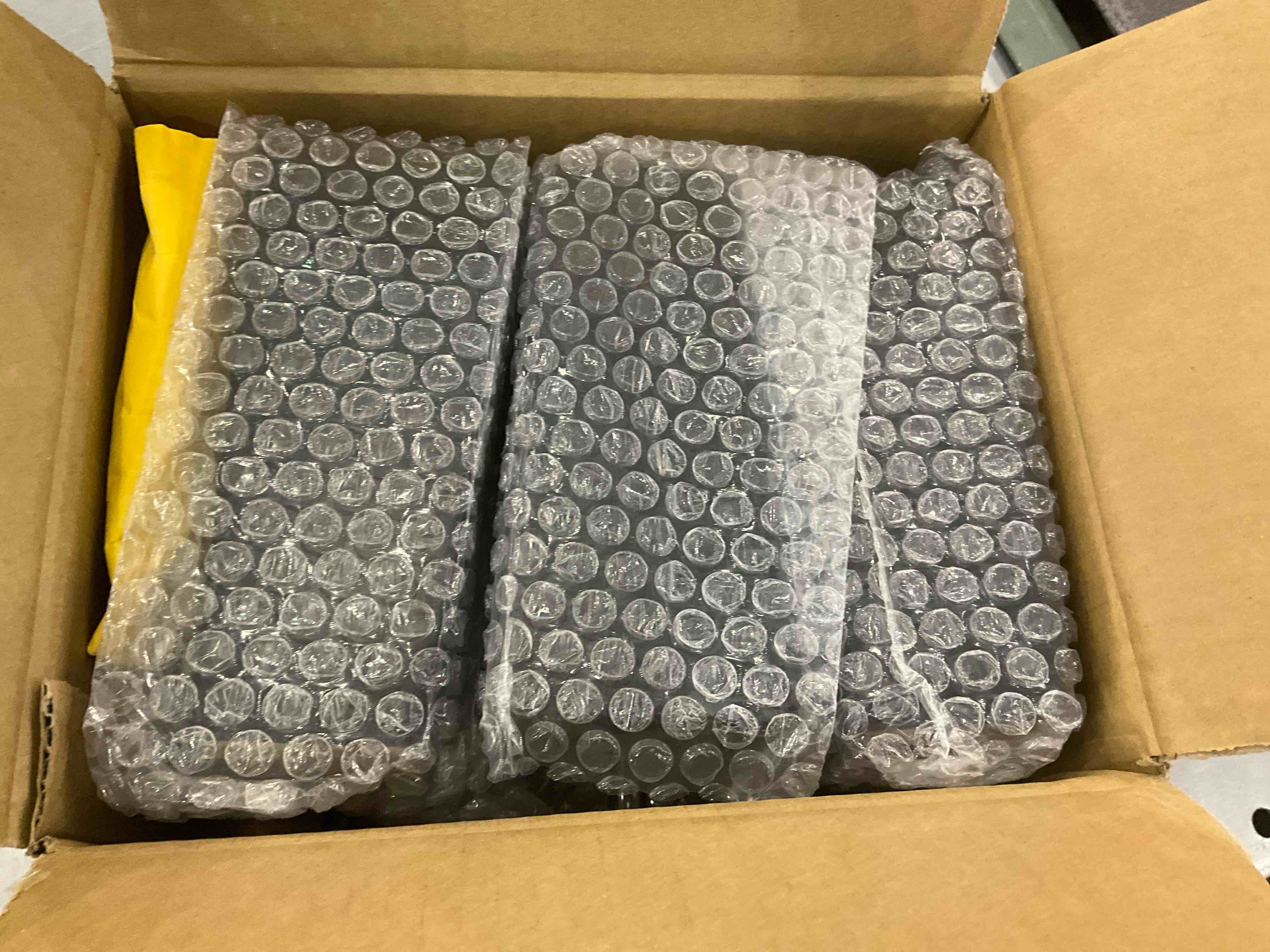 https://s3.amazonaws.com/lotting-images-prod/BargainHunt/EXS01176964_1709303437890.jpeg