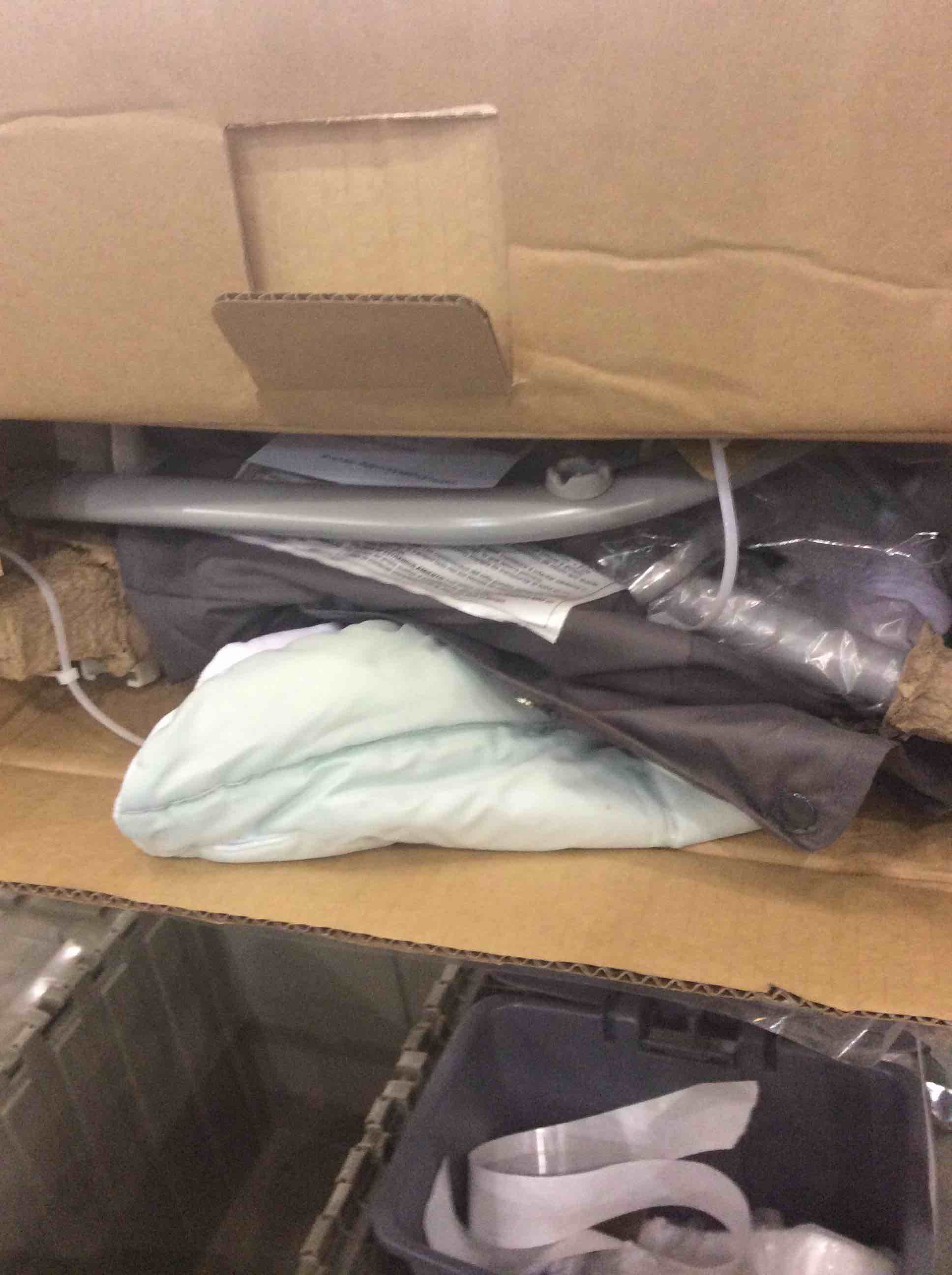 https://s3.amazonaws.com/lotting-images-prod/BargainHunt/EXS01177078_1708009697558.jpeg