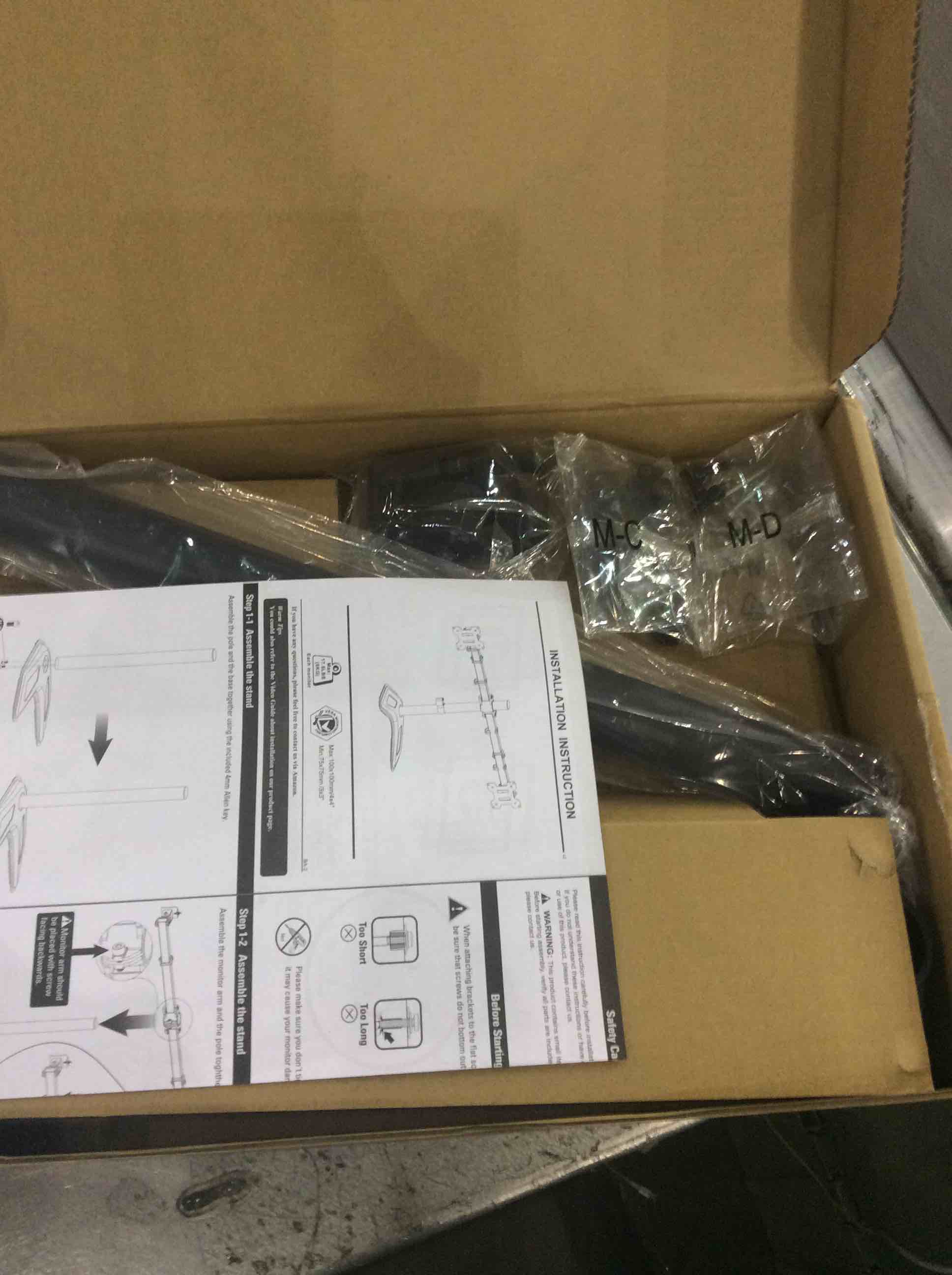 https://s3.amazonaws.com/lotting-images-prod/BargainHunt/EXS01177218_1708346316967.jpeg