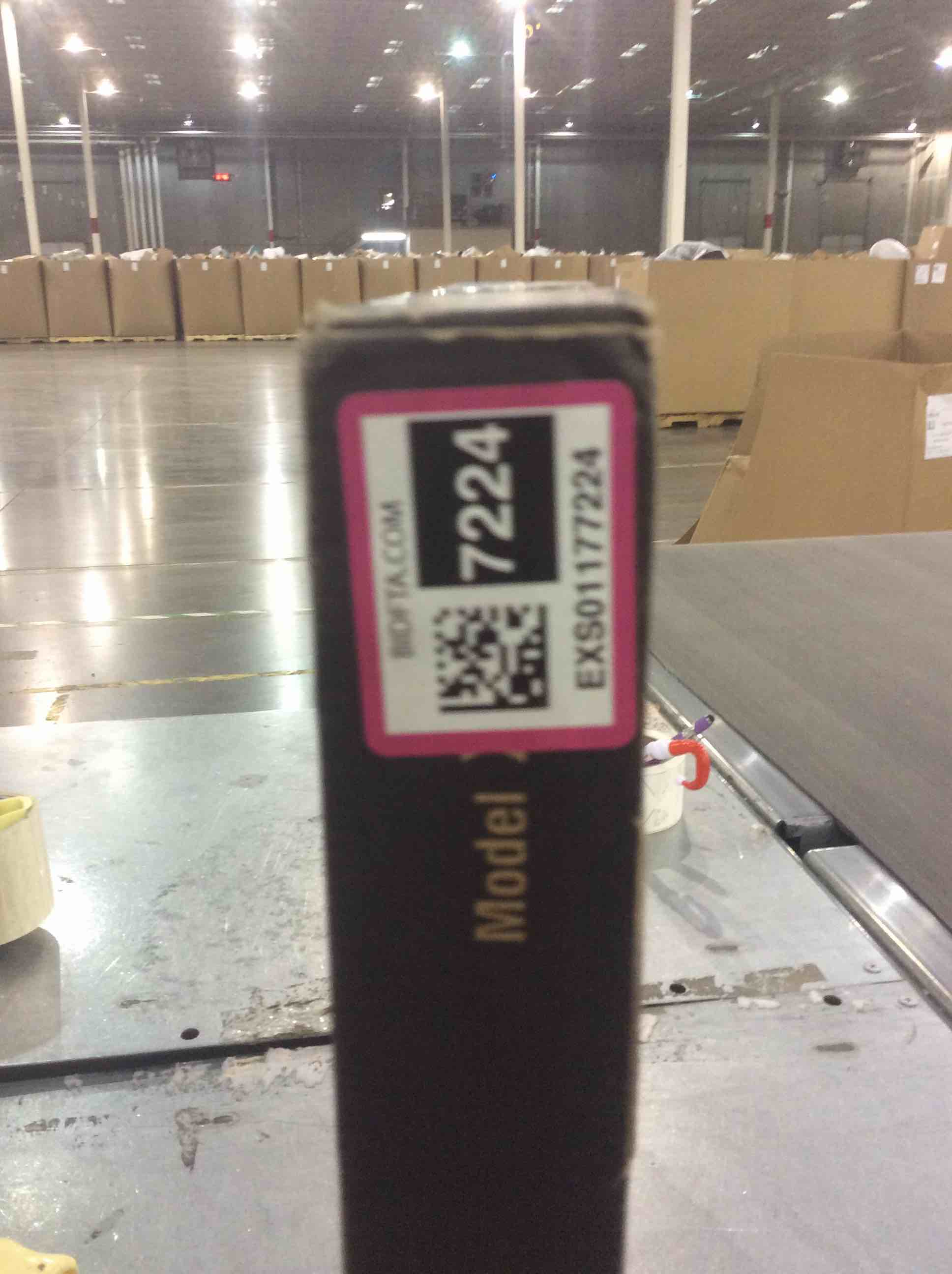 https://s3.amazonaws.com/lotting-images-prod/BargainHunt/EXS01177224_1708346799562.jpeg