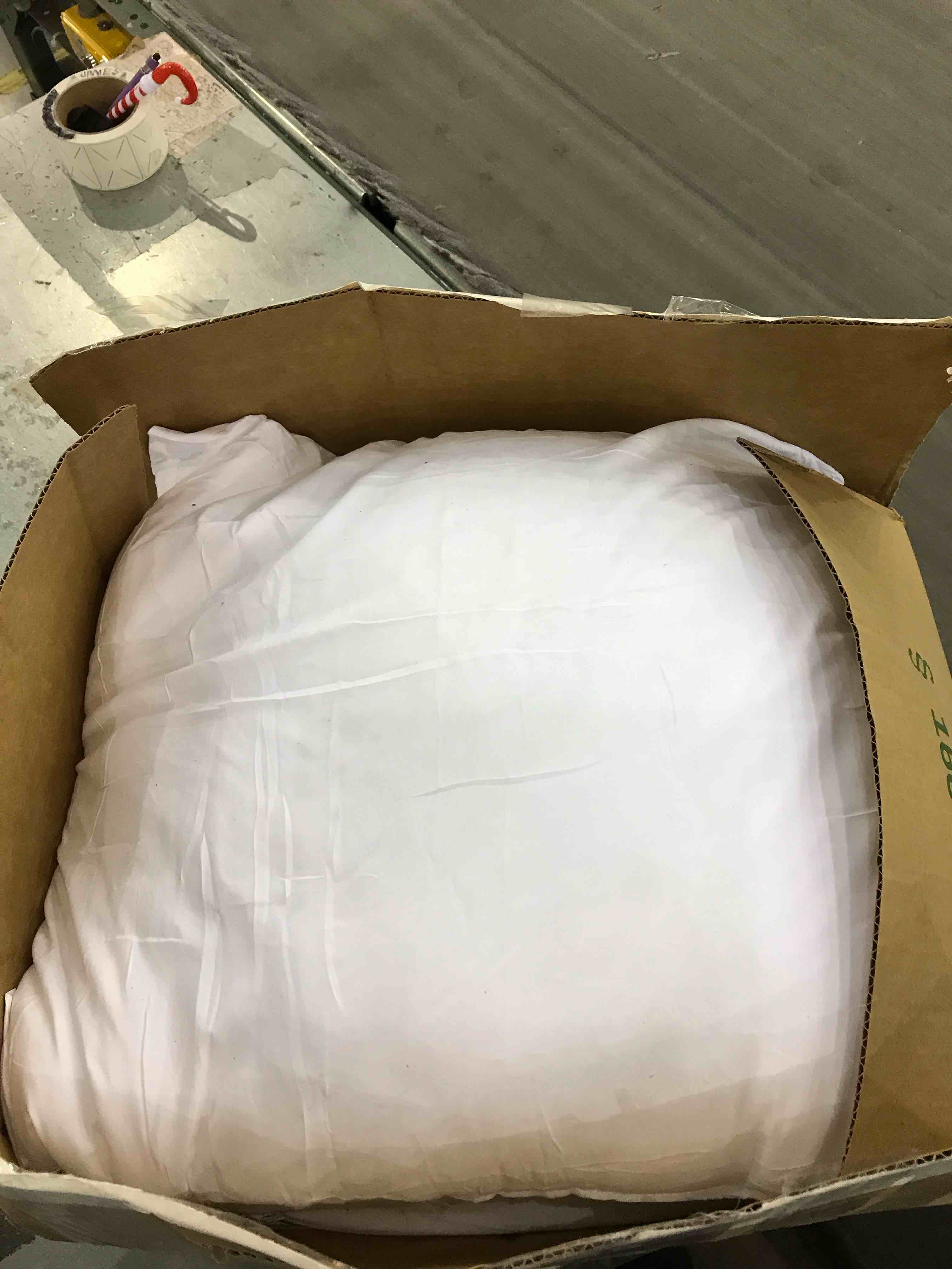 https://s3.amazonaws.com/lotting-images-prod/BargainHunt/EXS01177255_1708432380639.jpeg