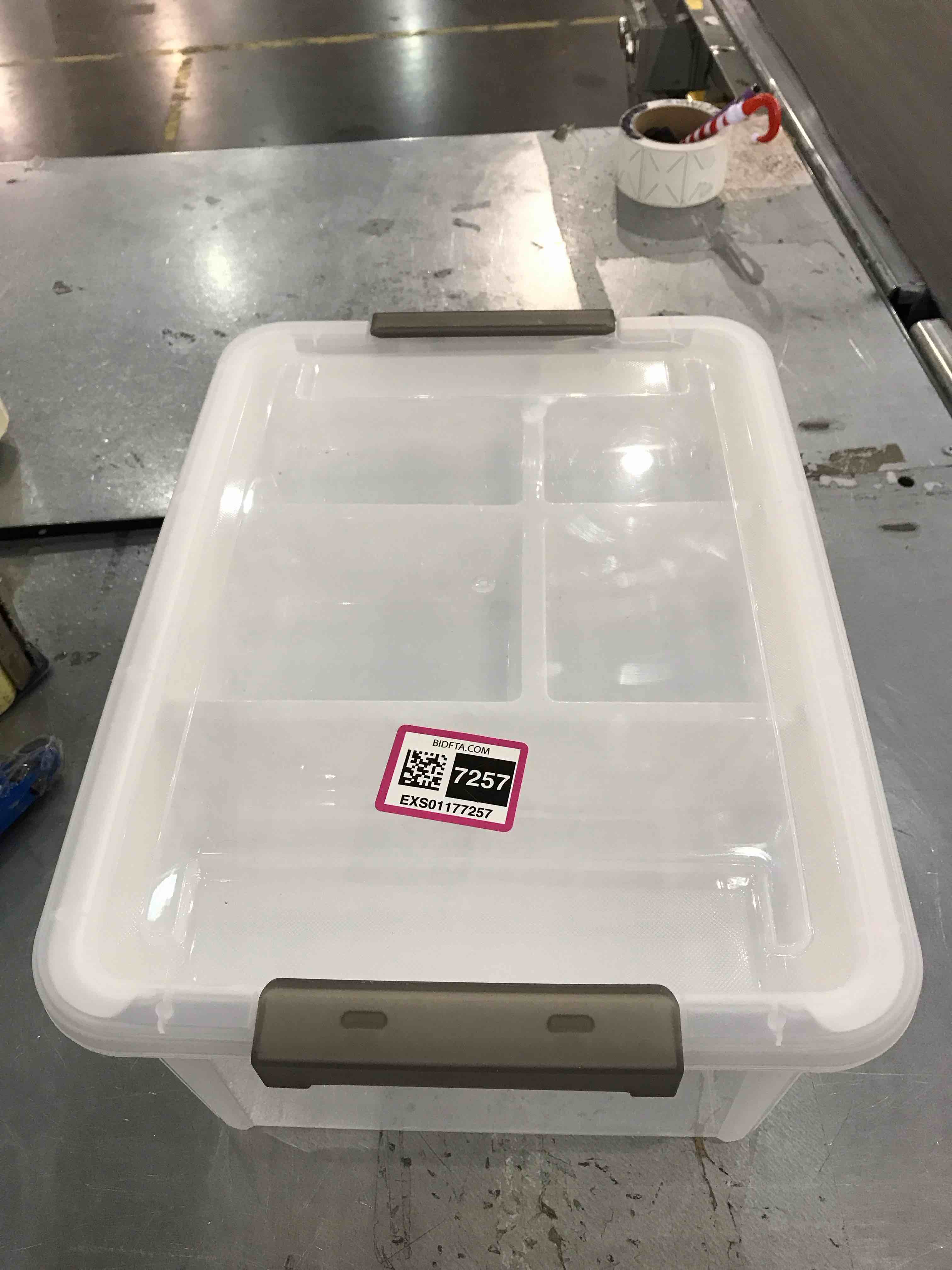 https://s3.amazonaws.com/lotting-images-prod/BargainHunt/EXS01177257_1708432604419.jpeg