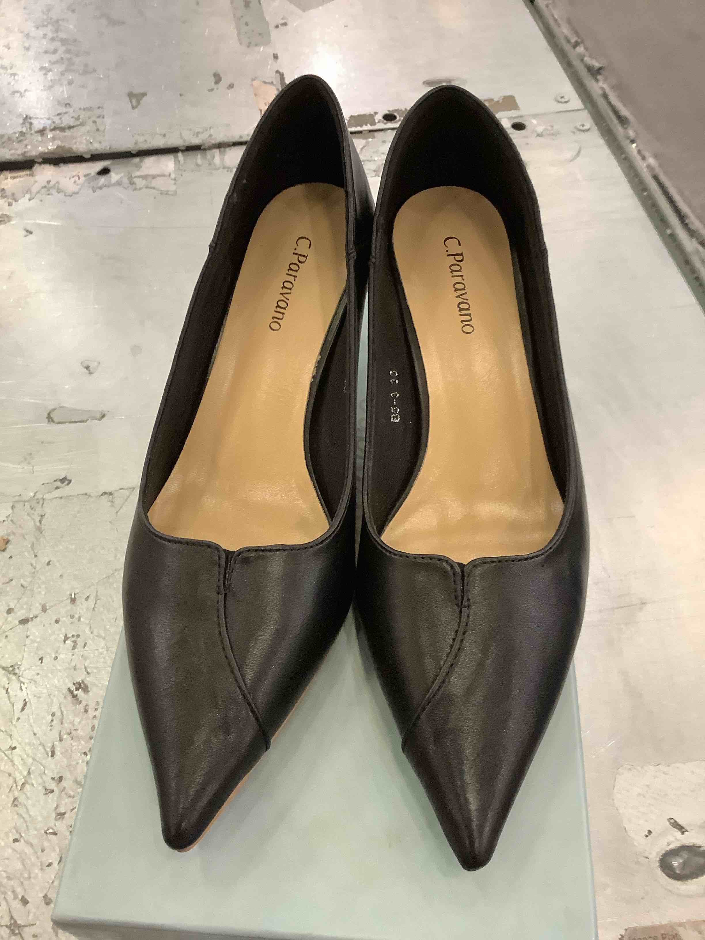 https://s3.amazonaws.com/lotting-images-prod/BargainHunt/EXS01177404_1708451872392.jpeg