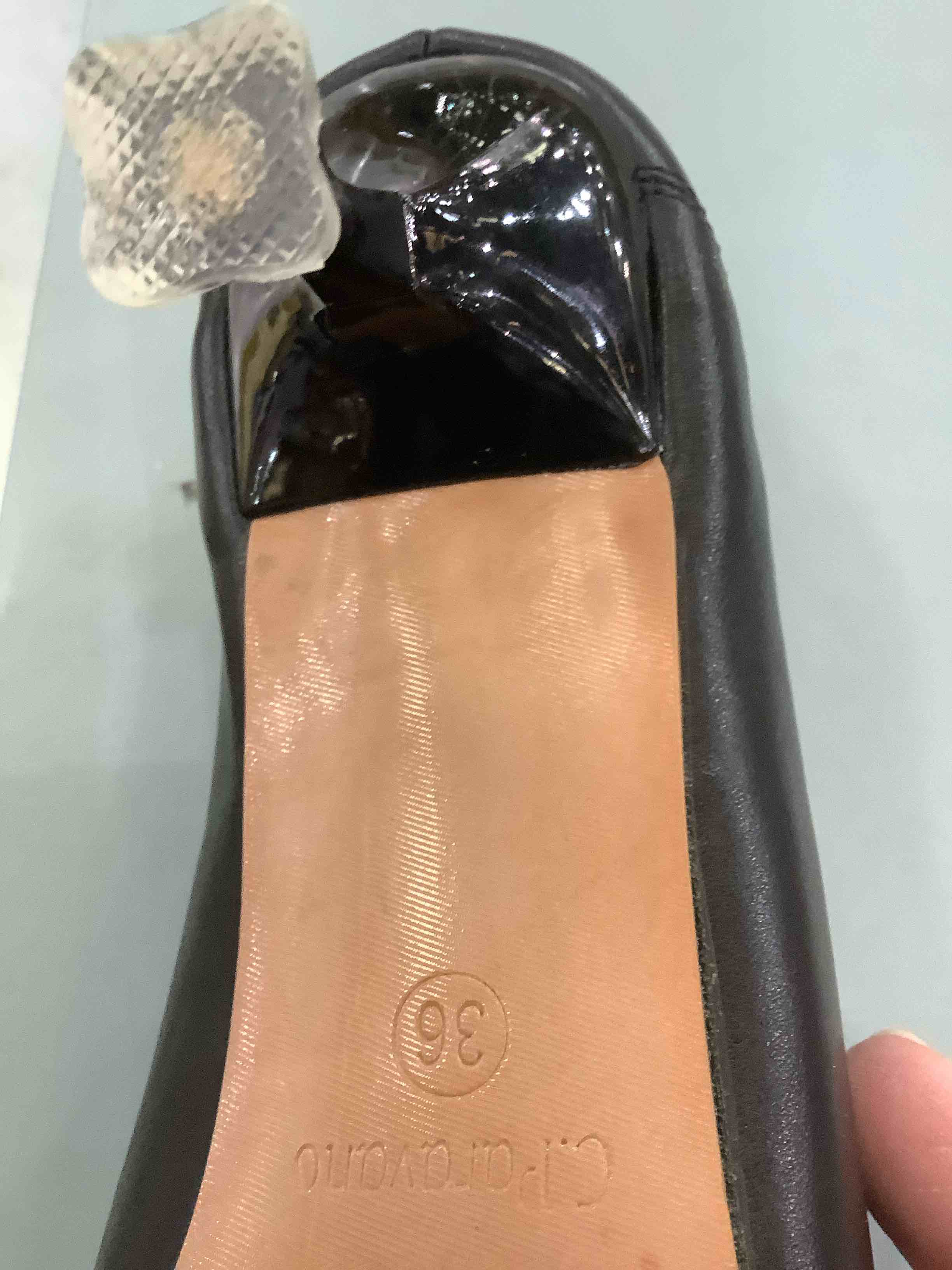 https://s3.amazonaws.com/lotting-images-prod/BargainHunt/EXS01177404_1708451893196.jpeg