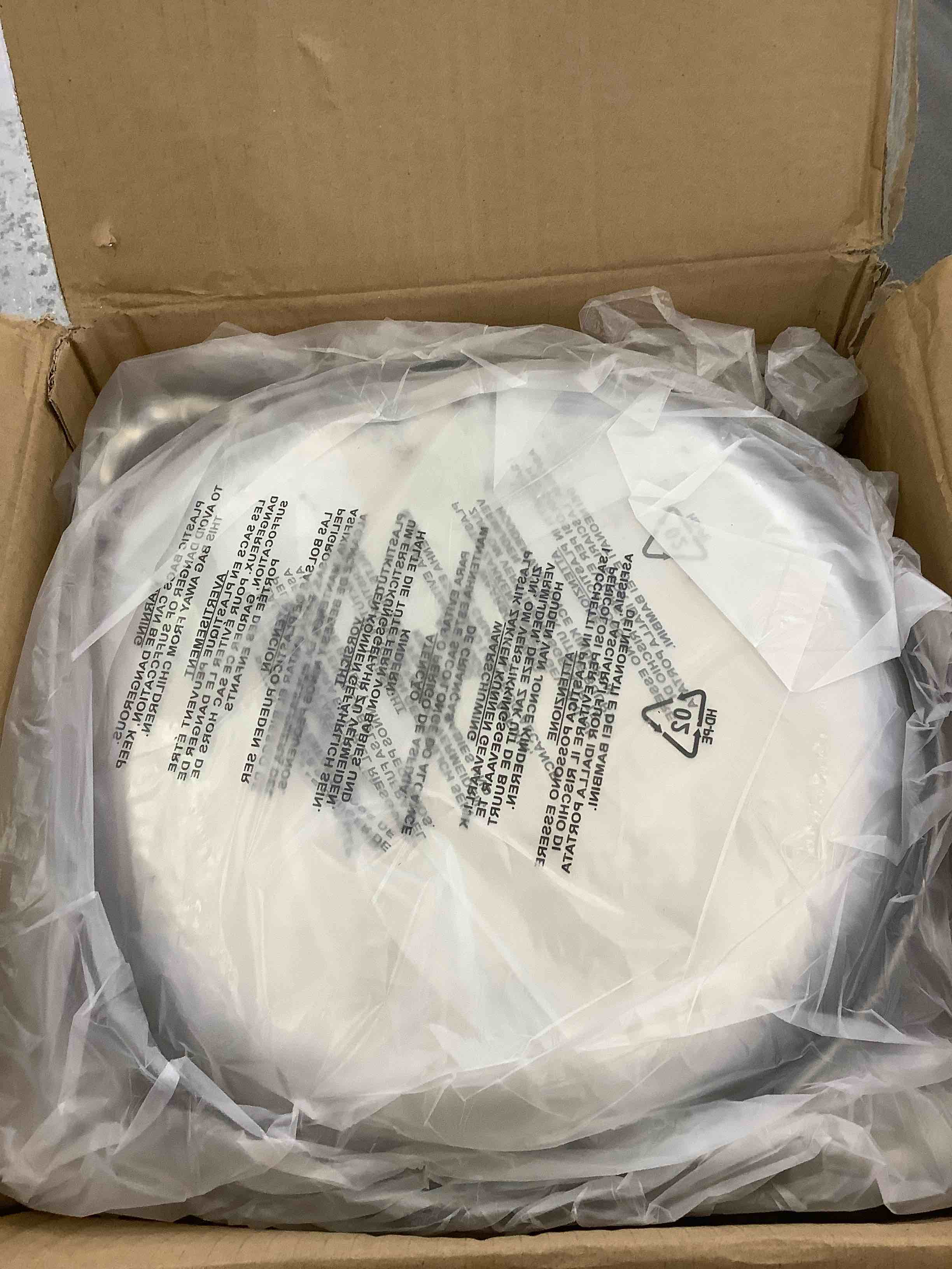 https://s3.amazonaws.com/lotting-images-prod/BargainHunt/EXS01177429_1708454132310.jpeg