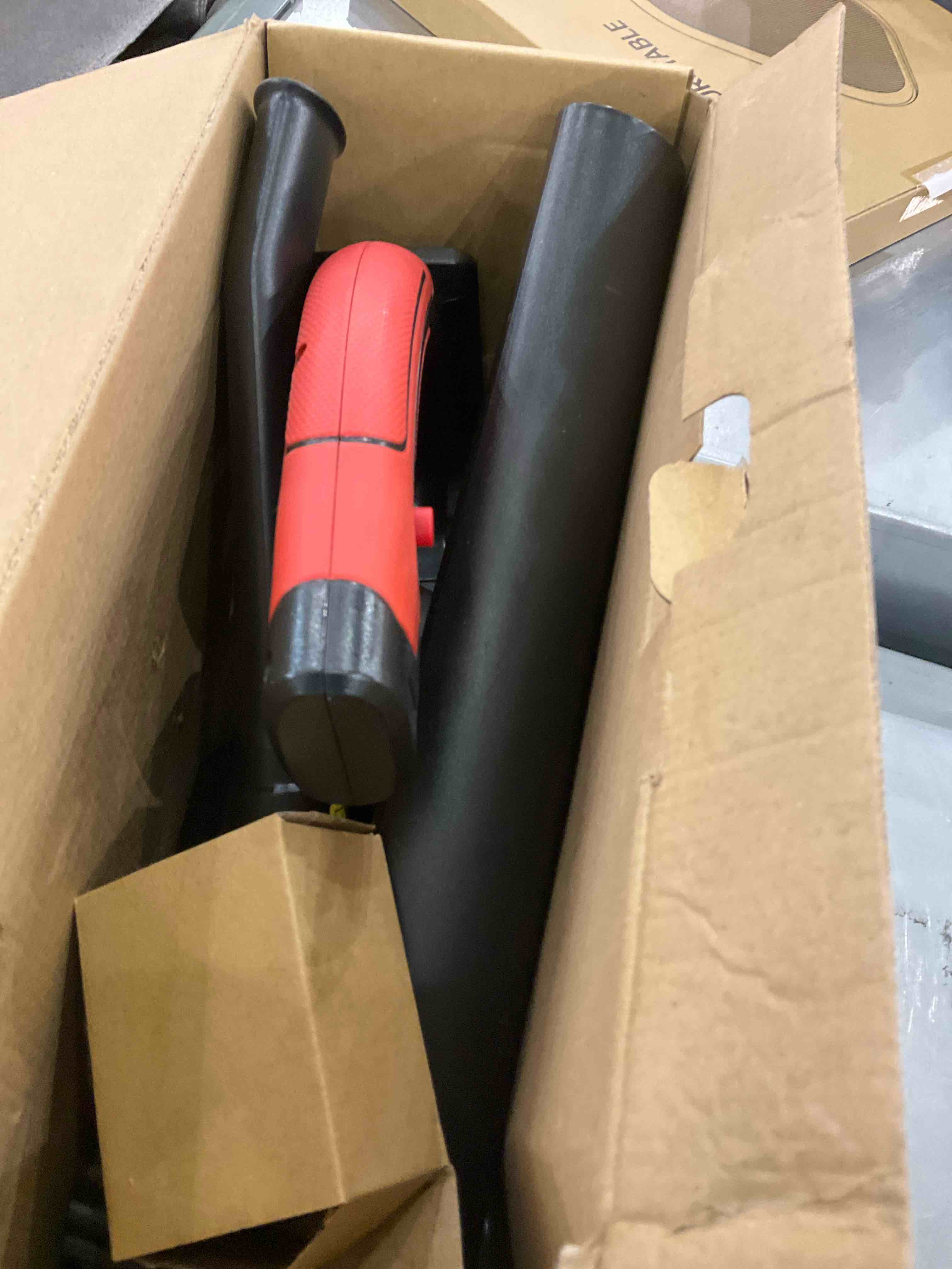 https://s3.amazonaws.com/lotting-images-prod/BargainHunt/EXS01177606_1709046515986.jpeg