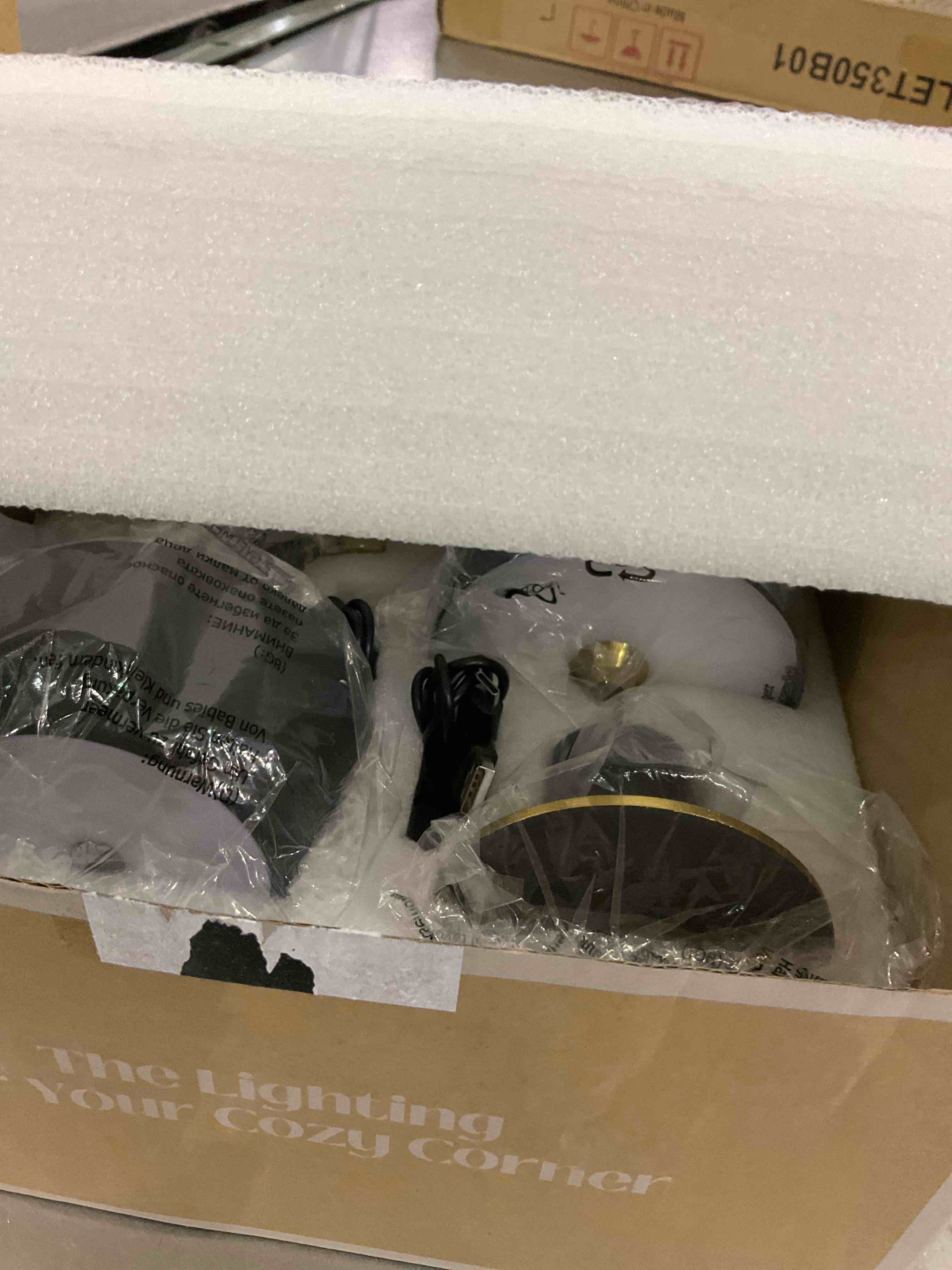 https://s3.amazonaws.com/lotting-images-prod/BargainHunt/EXS01177691_1709057670567.jpeg