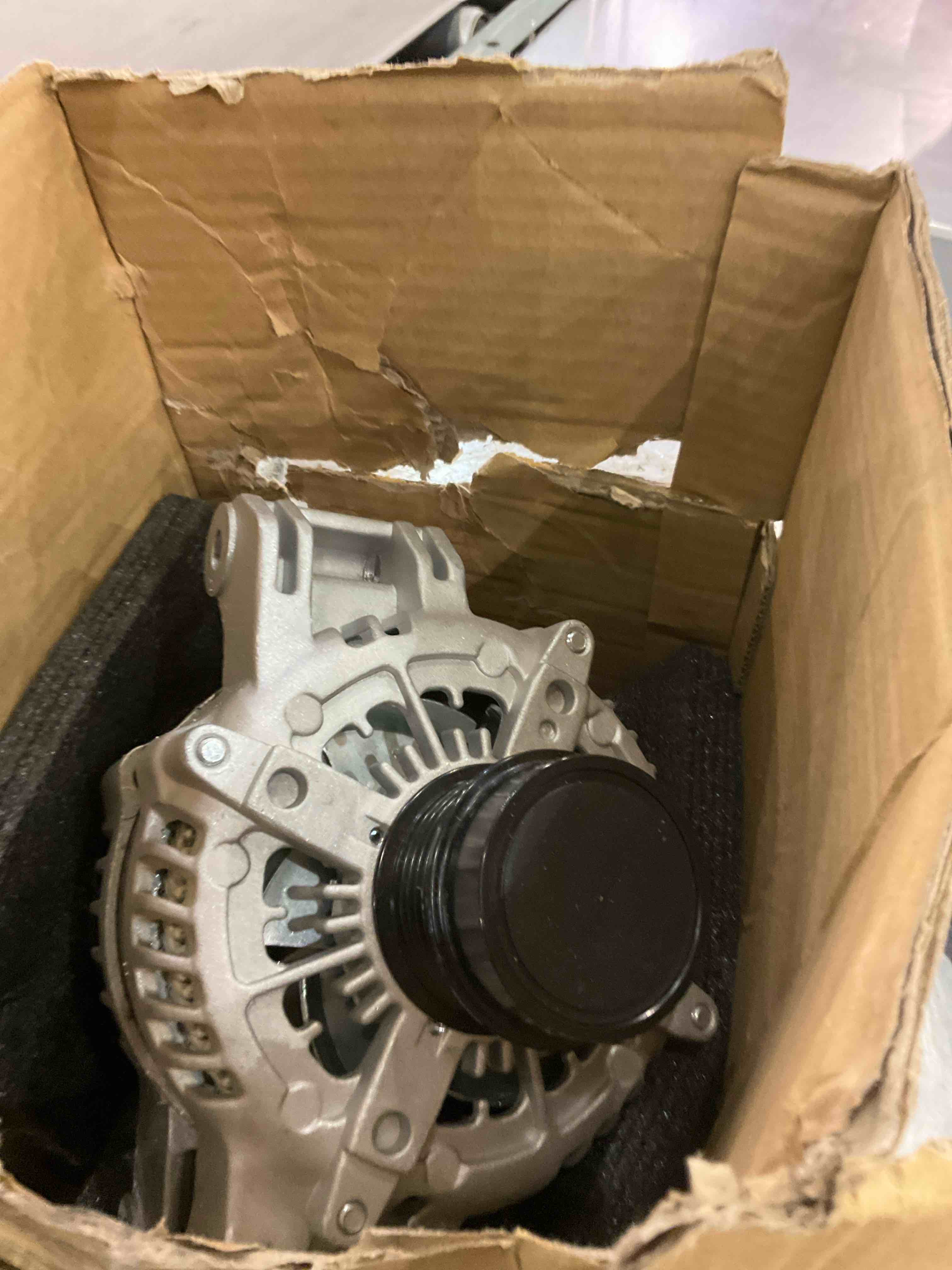 https://s3.amazonaws.com/lotting-images-prod/BargainHunt/EXS01177754_1709124845169.jpeg
