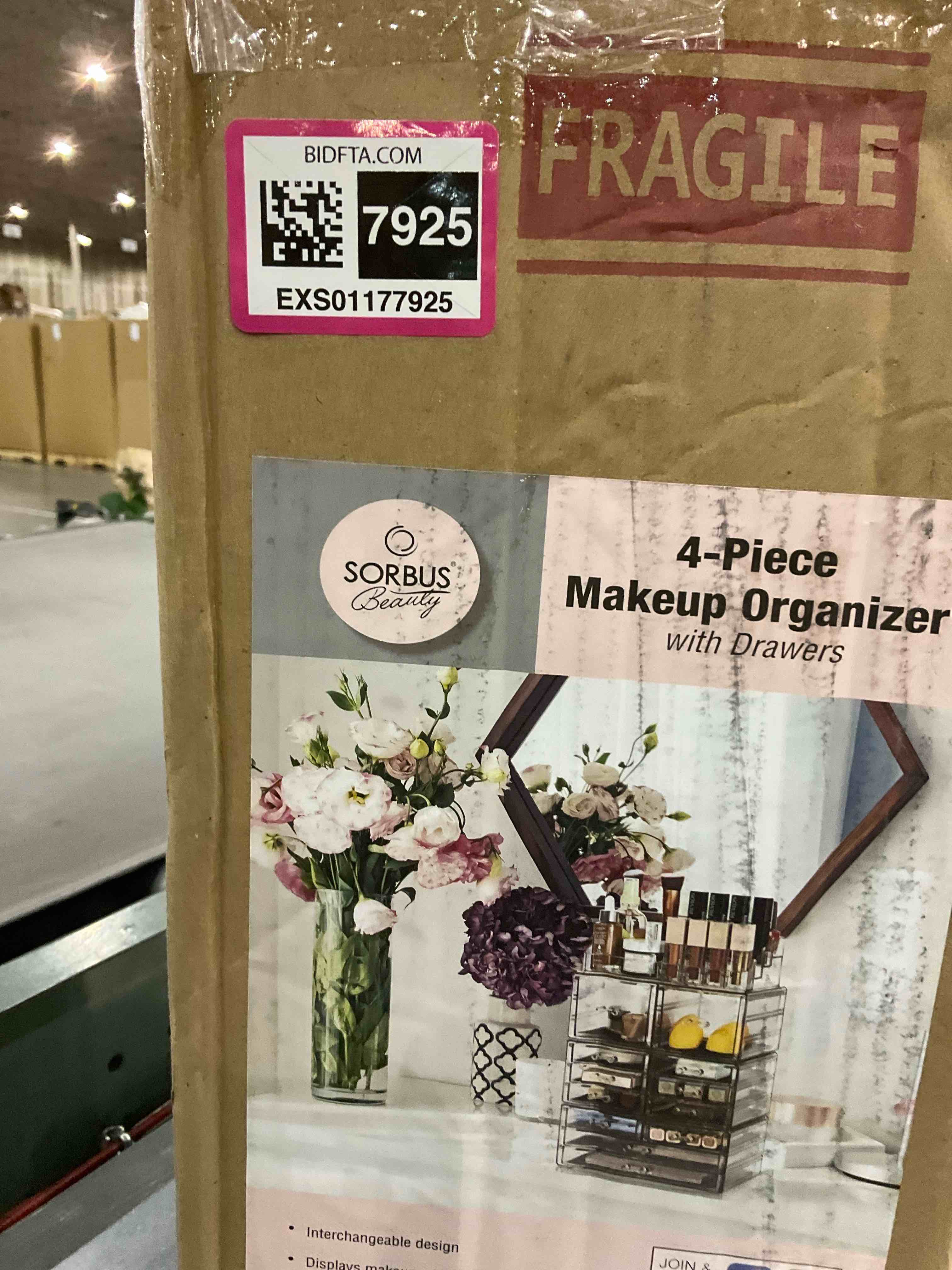 https://s3.amazonaws.com/lotting-images-prod/BargainHunt/EXS01177925_1709209048611.jpeg
