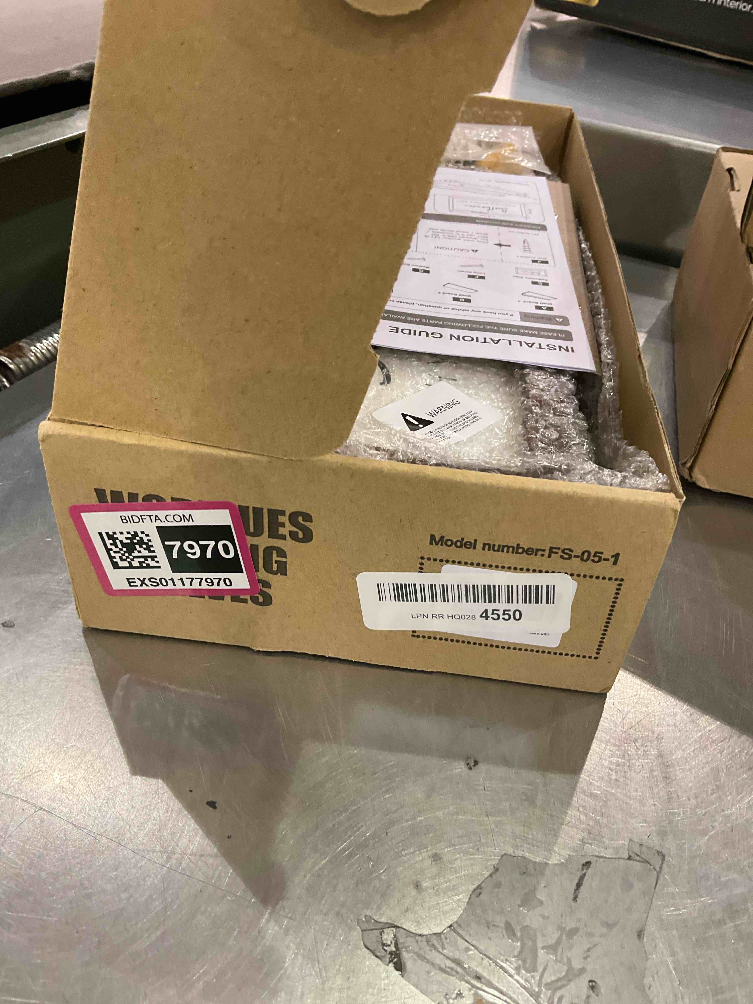 https://s3.amazonaws.com/lotting-images-prod/BargainHunt/EXS01177970_1709212794711.jpeg