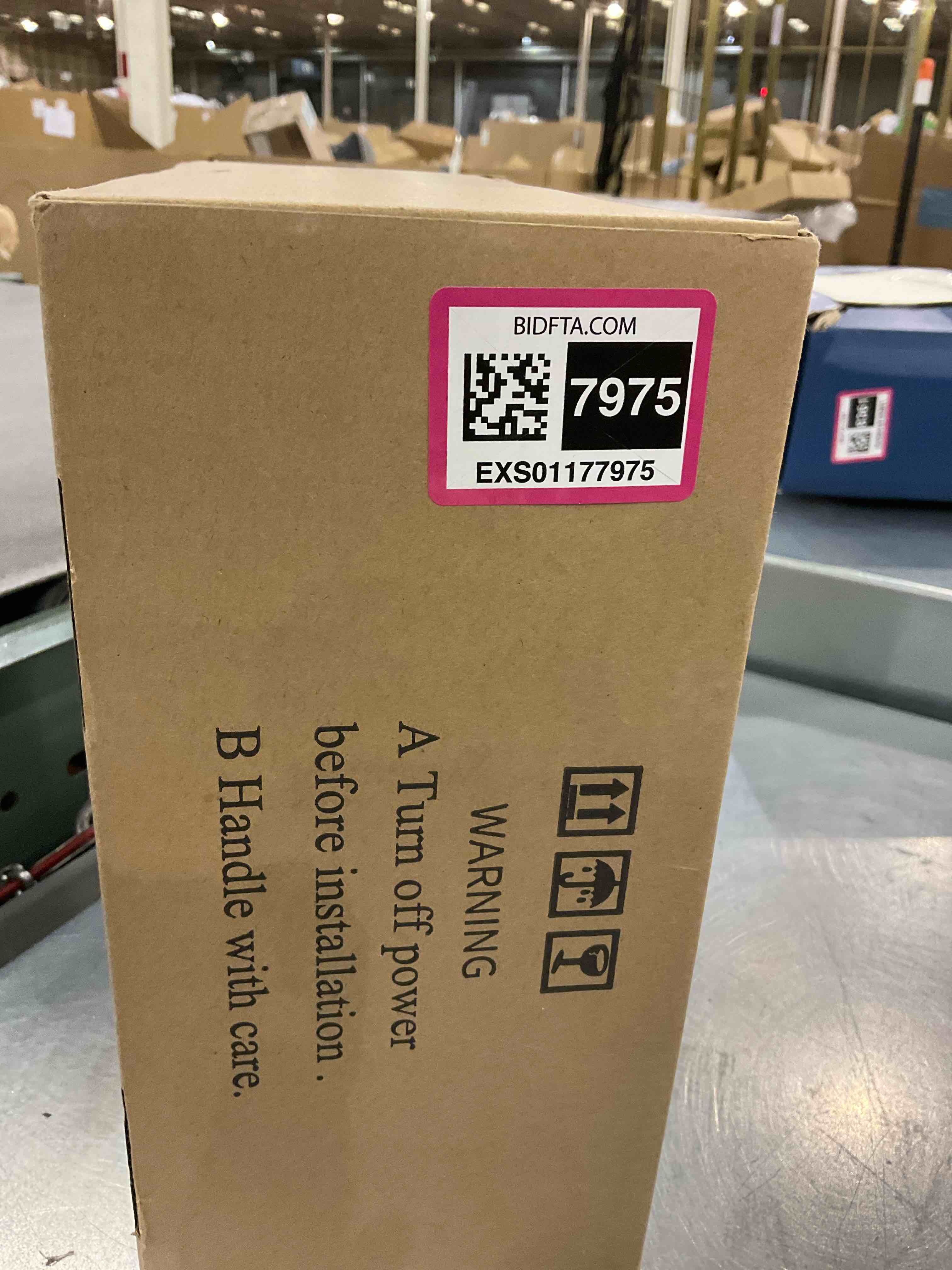 https://s3.amazonaws.com/lotting-images-prod/BargainHunt/EXS01177975_1709214100527.jpeg