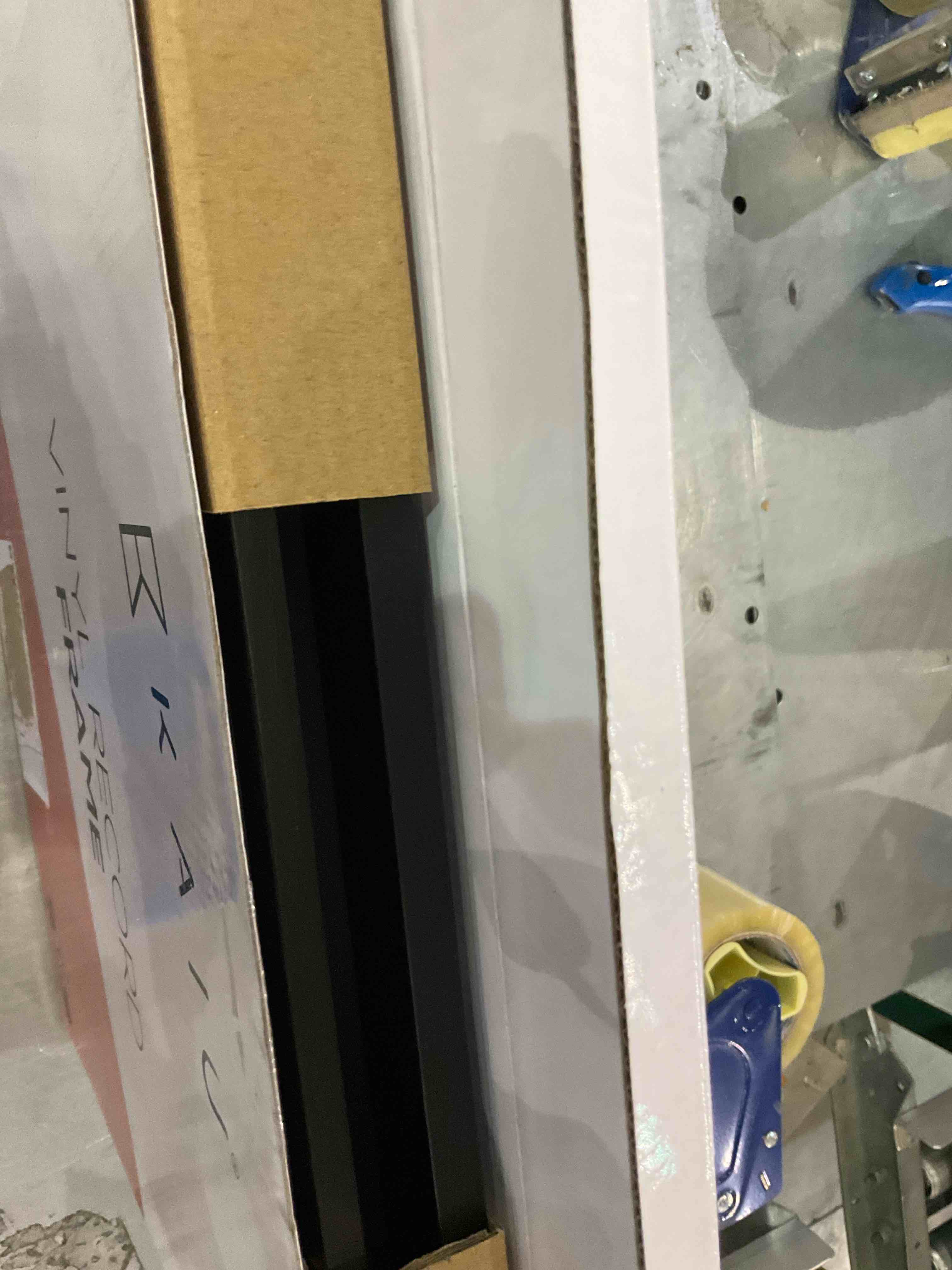 https://s3.amazonaws.com/lotting-images-prod/BargainHunt/EXS01178661_1710159692554.jpeg