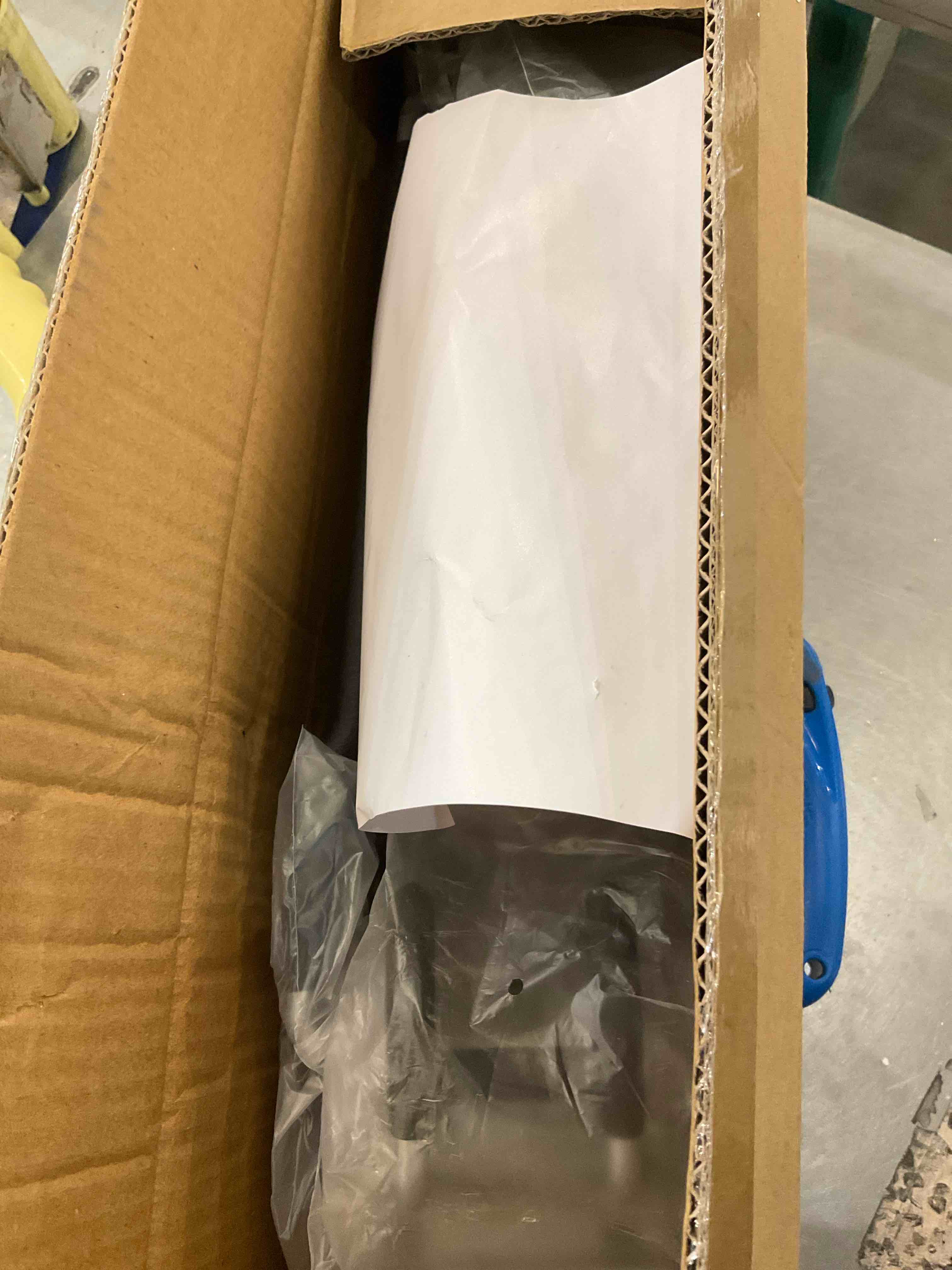 https://s3.amazonaws.com/lotting-images-prod/BargainHunt/EXS01178823_1710182970635.jpeg