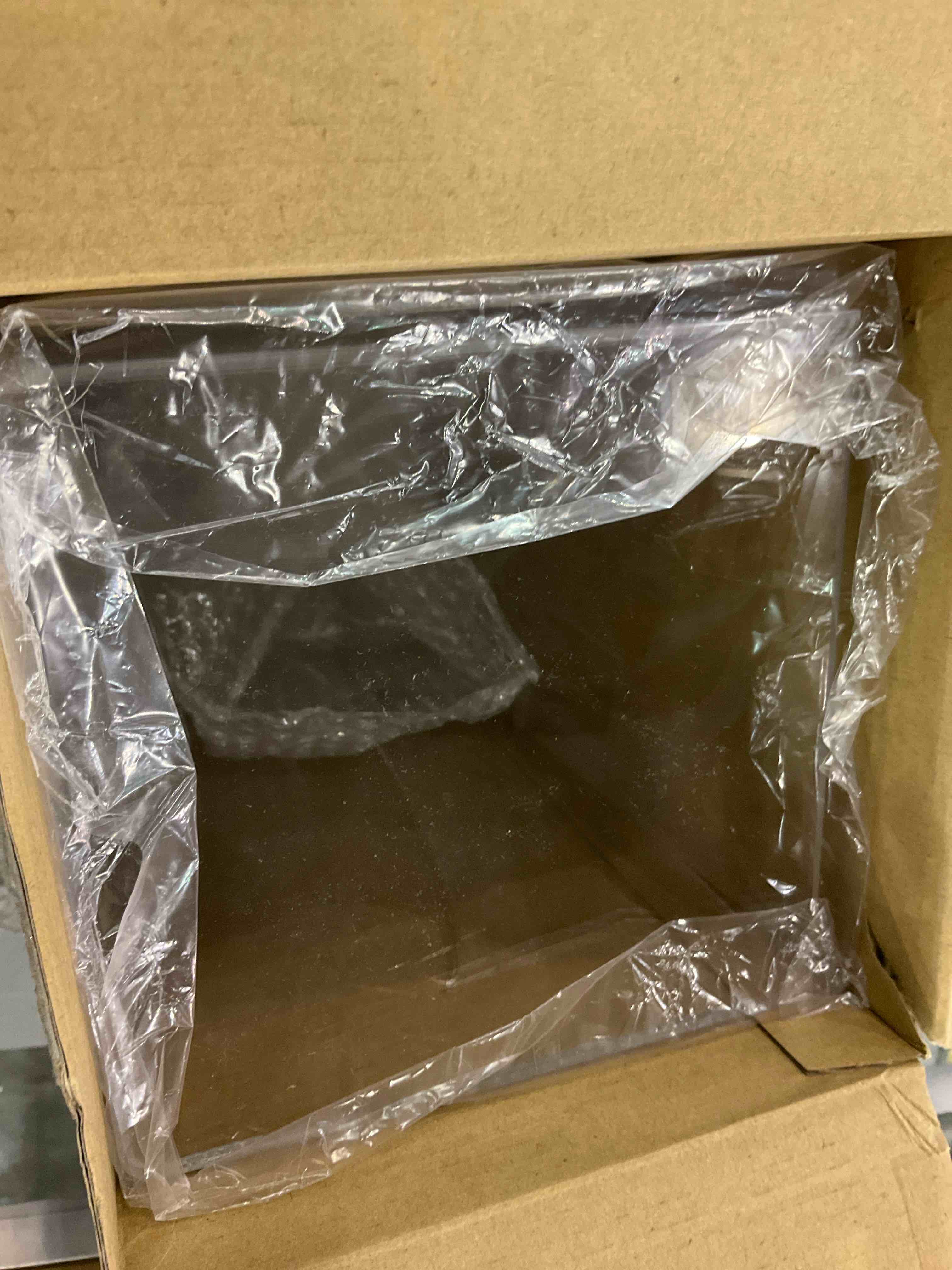 https://s3.amazonaws.com/lotting-images-prod/BargainHunt/EXS01178856_1710243454067.jpeg
