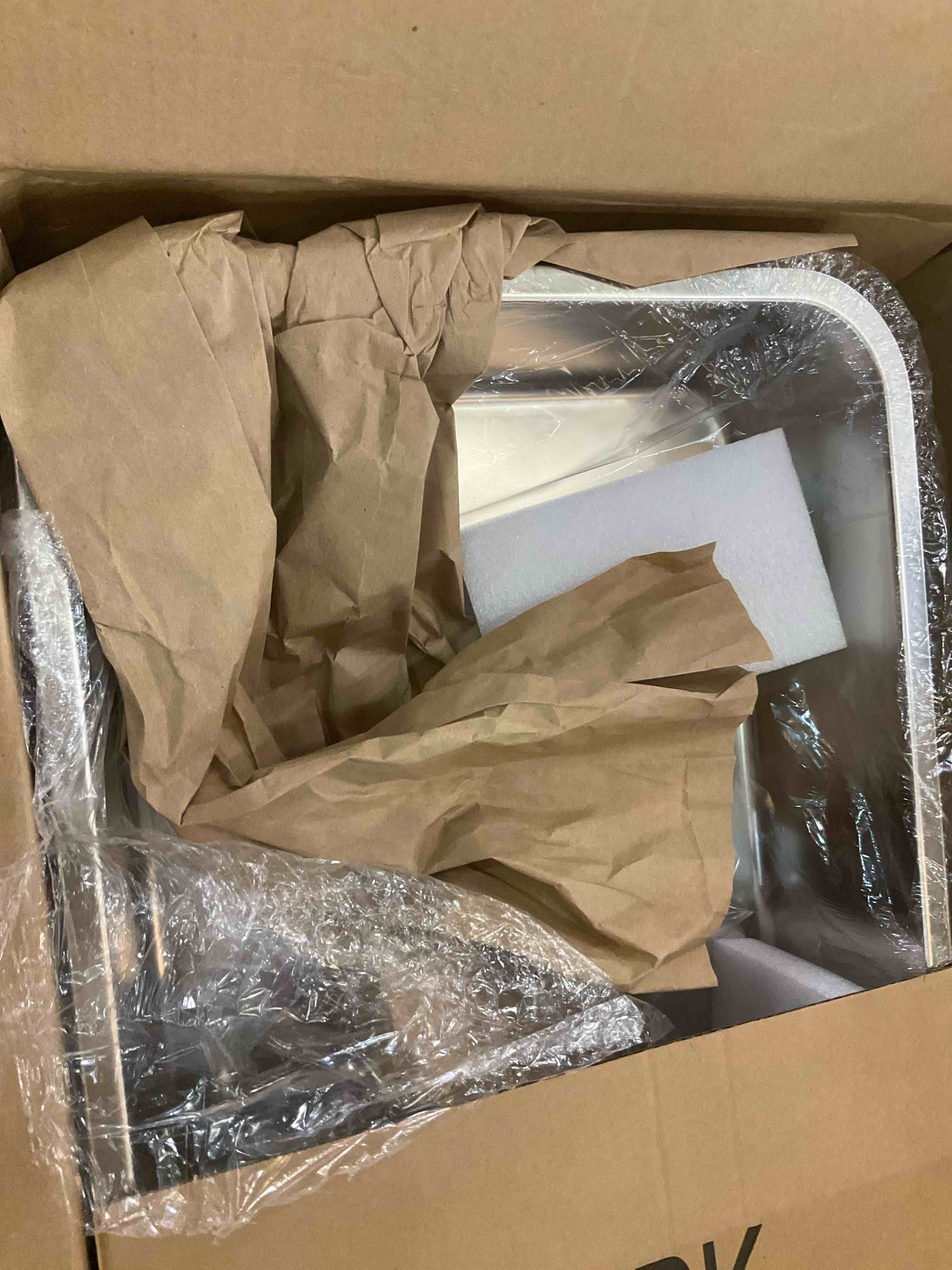 https://s3.amazonaws.com/lotting-images-prod/BargainHunt/EXS01178996_1710343350715.jpeg