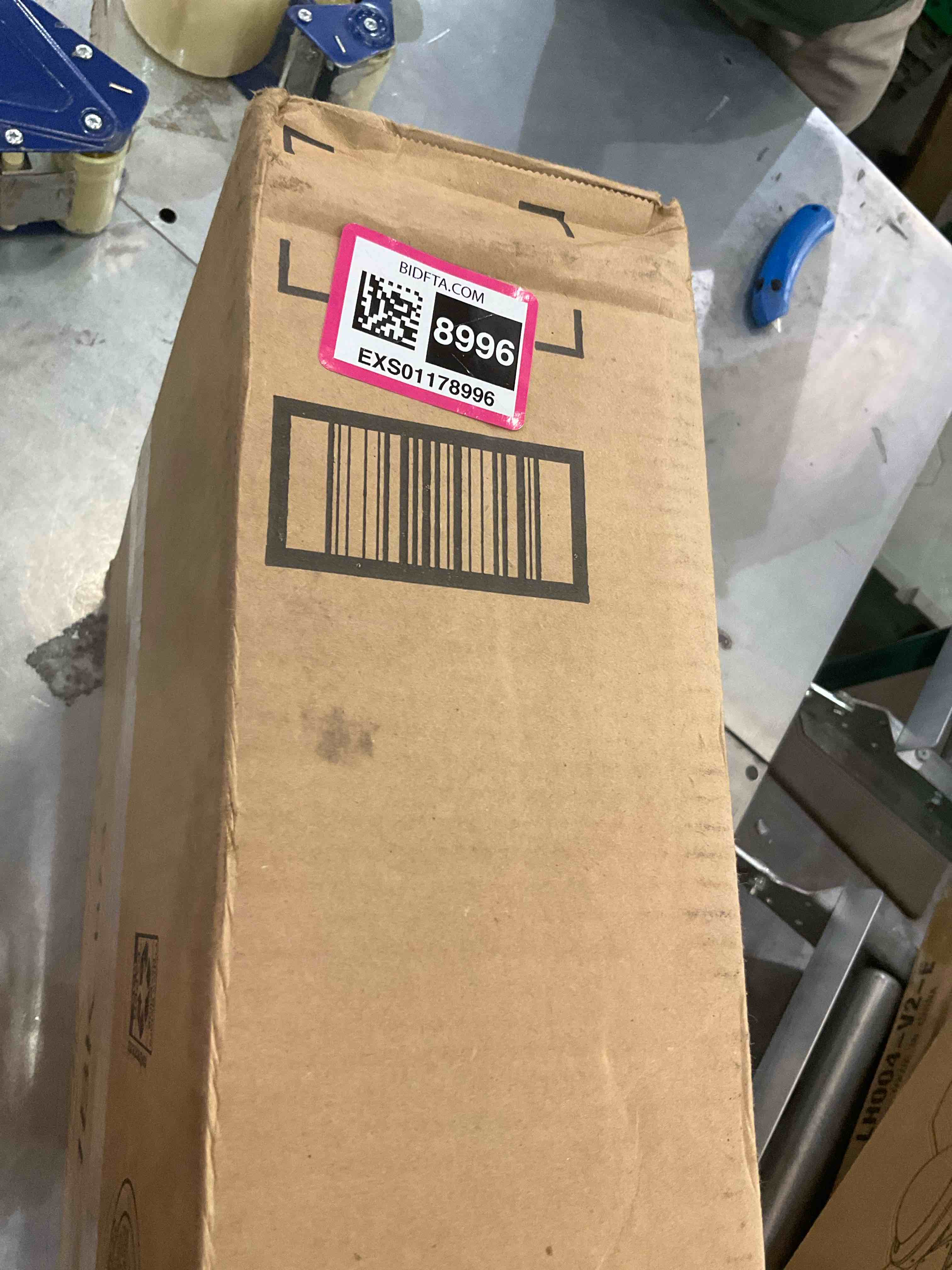 https://s3.amazonaws.com/lotting-images-prod/BargainHunt/EXS01178996_1710343378208.jpeg