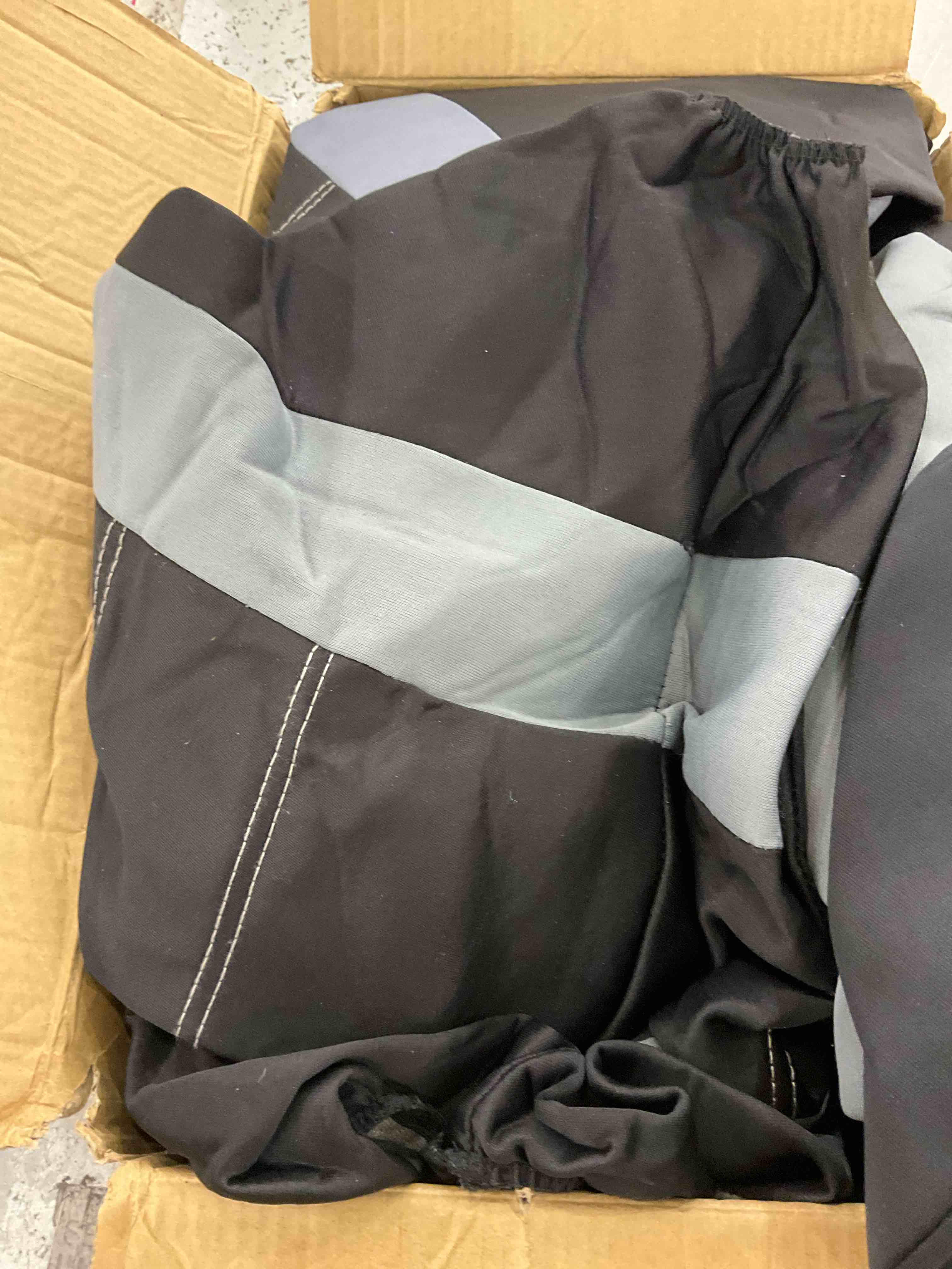 https://s3.amazonaws.com/lotting-images-prod/BargainHunt/EXS01179032_1708700430983.jpeg