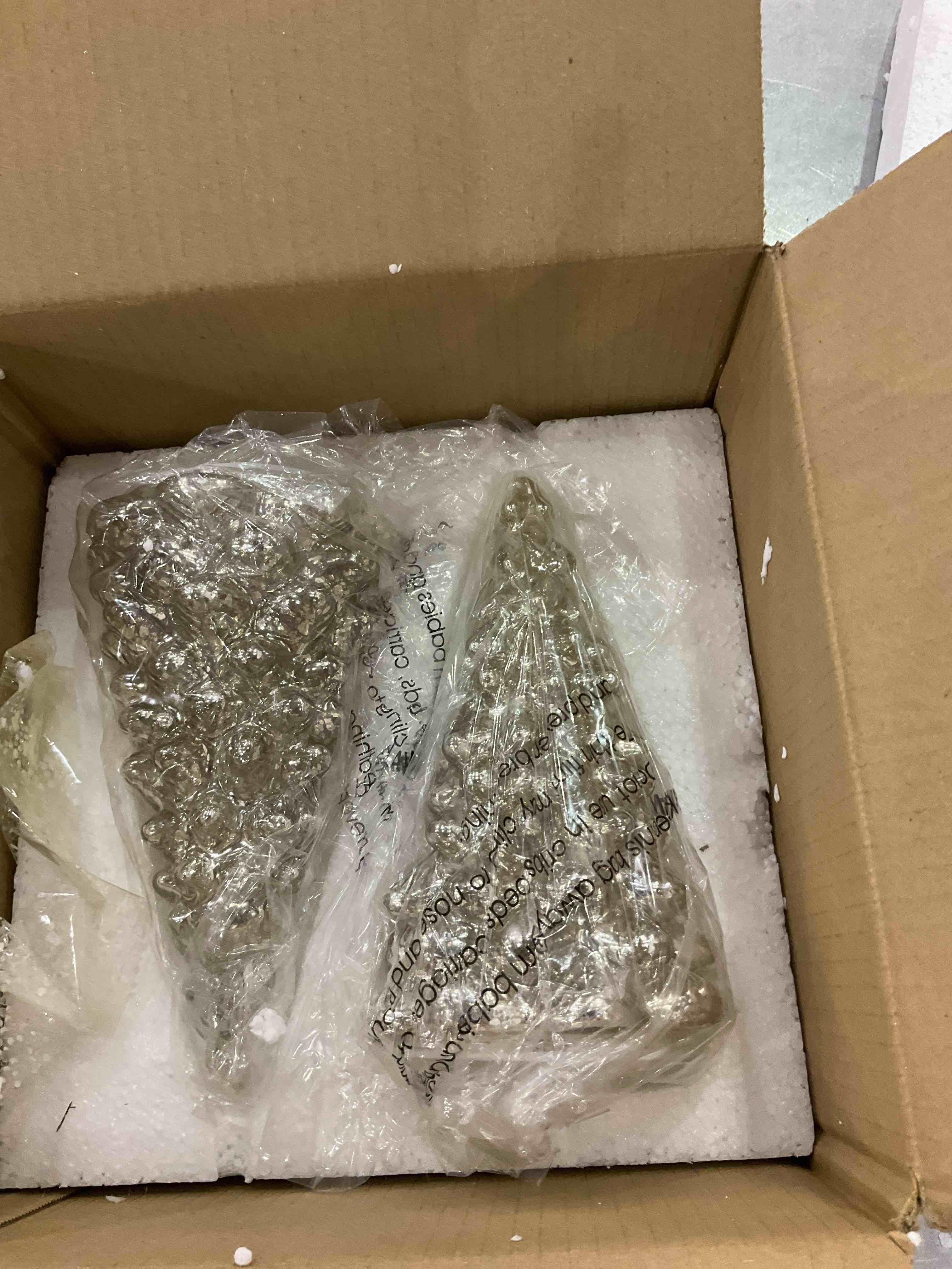 https://s3.amazonaws.com/lotting-images-prod/BargainHunt/EXS01179303_1709041831326.jpeg