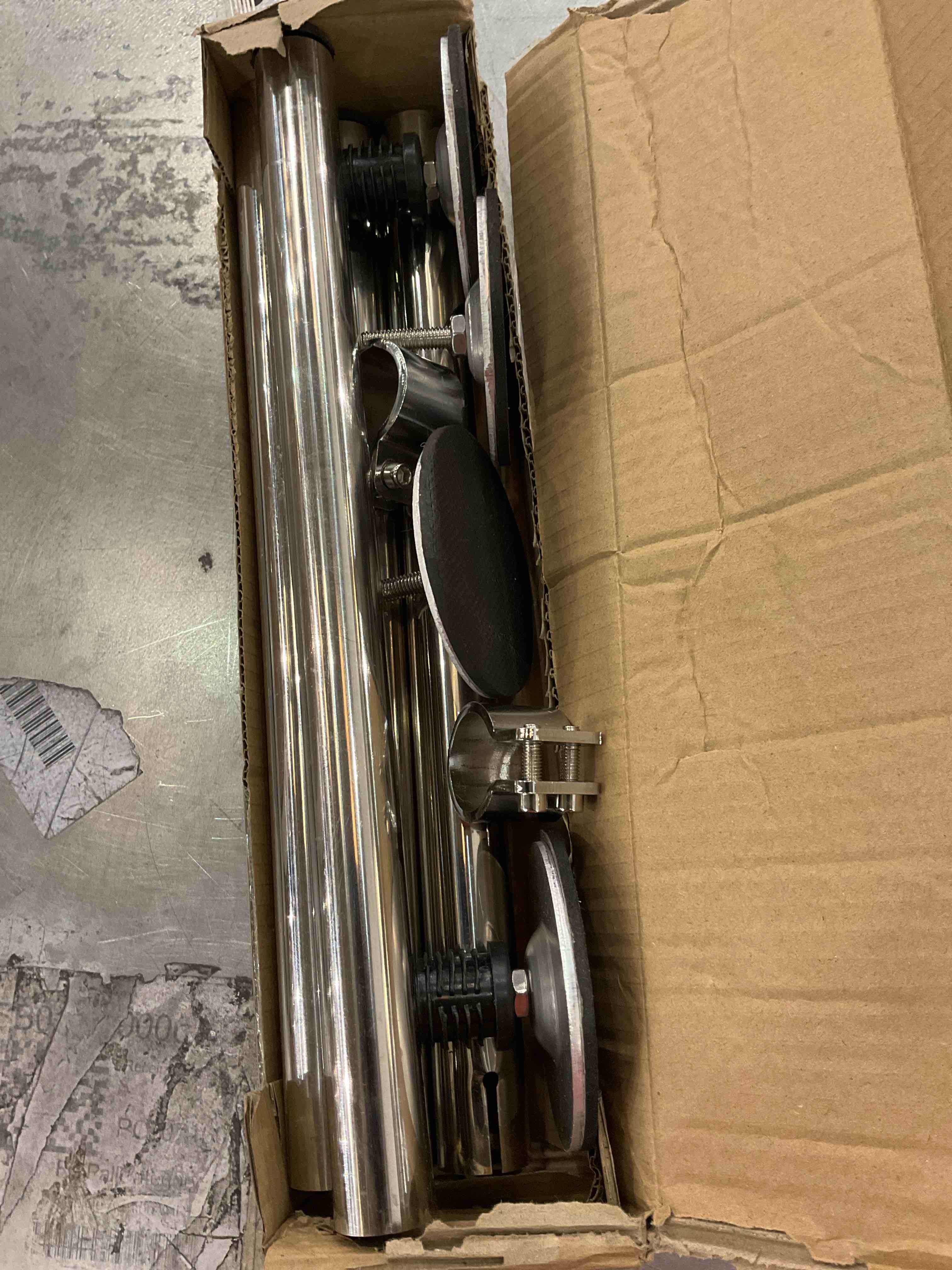 https://s3.amazonaws.com/lotting-images-prod/BargainHunt/EXS01179309_1709044693749.jpeg