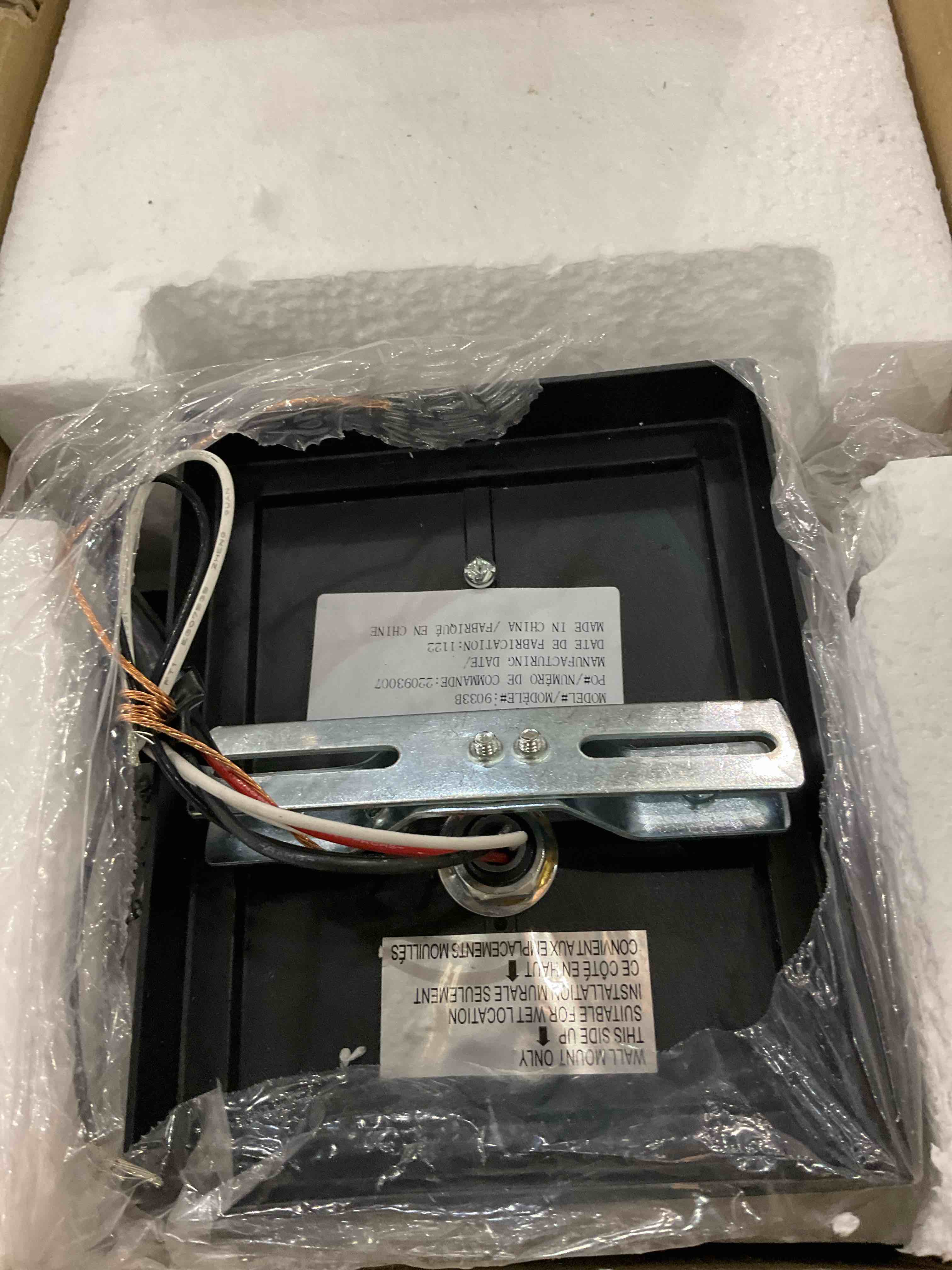 https://s3.amazonaws.com/lotting-images-prod/BargainHunt/EXS01179323_1709046365181.jpeg