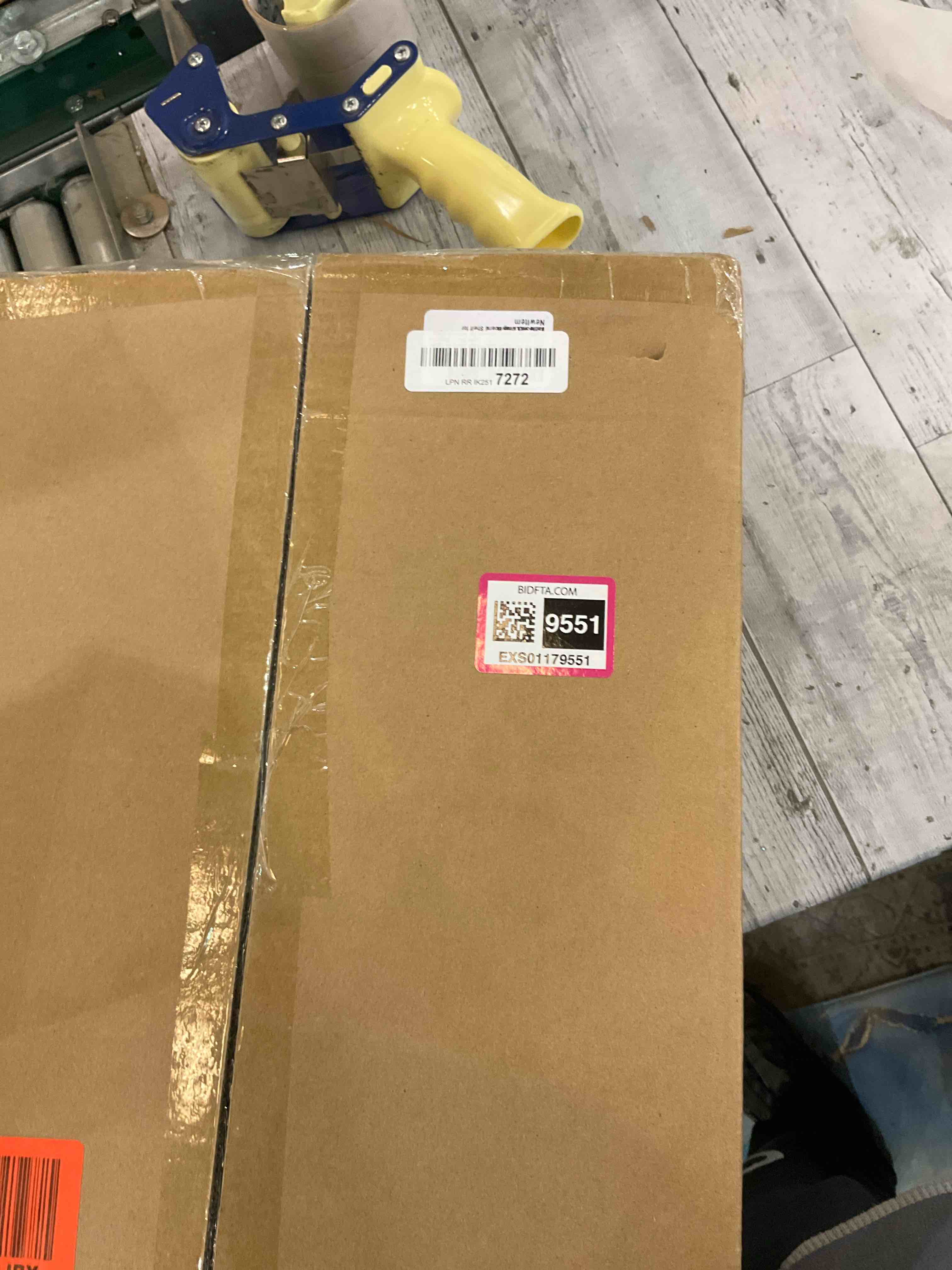 https://s3.amazonaws.com/lotting-images-prod/BargainHunt/EXS01179551_1708027611411.jpeg