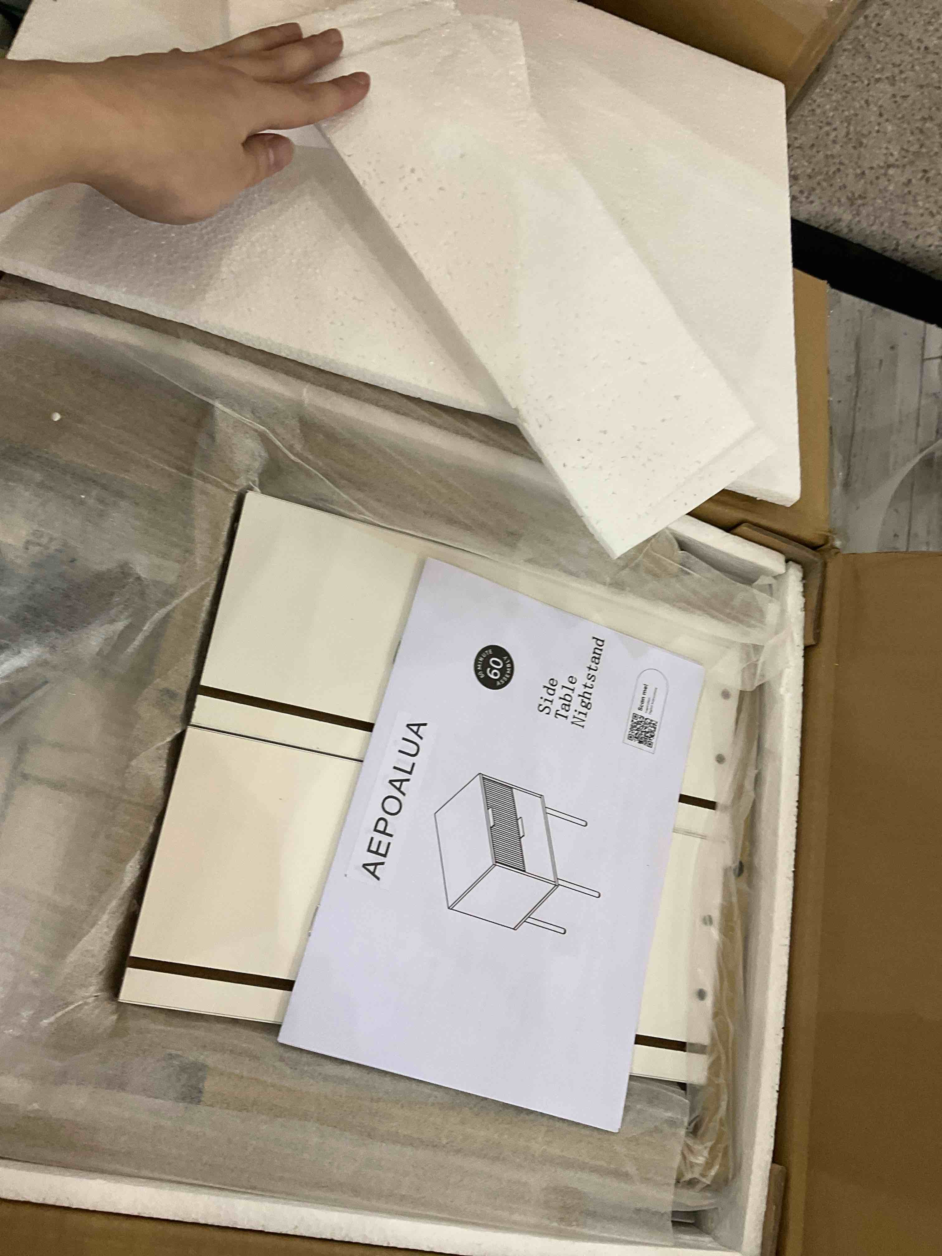 https://s3.amazonaws.com/lotting-images-prod/BargainHunt/EXS01179551_1708027637392.jpeg