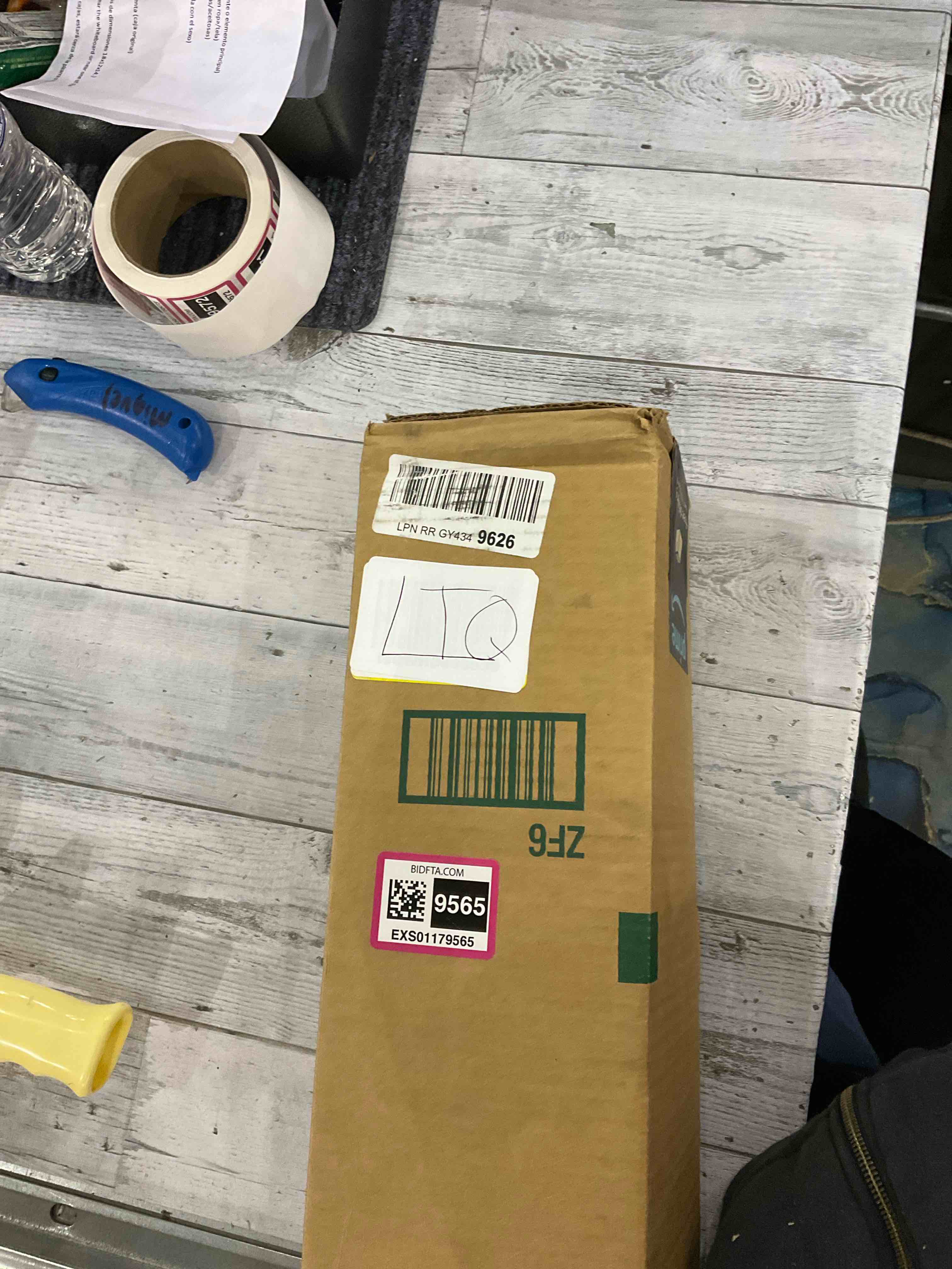 https://s3.amazonaws.com/lotting-images-prod/BargainHunt/EXS01179565_1708088417988.jpeg