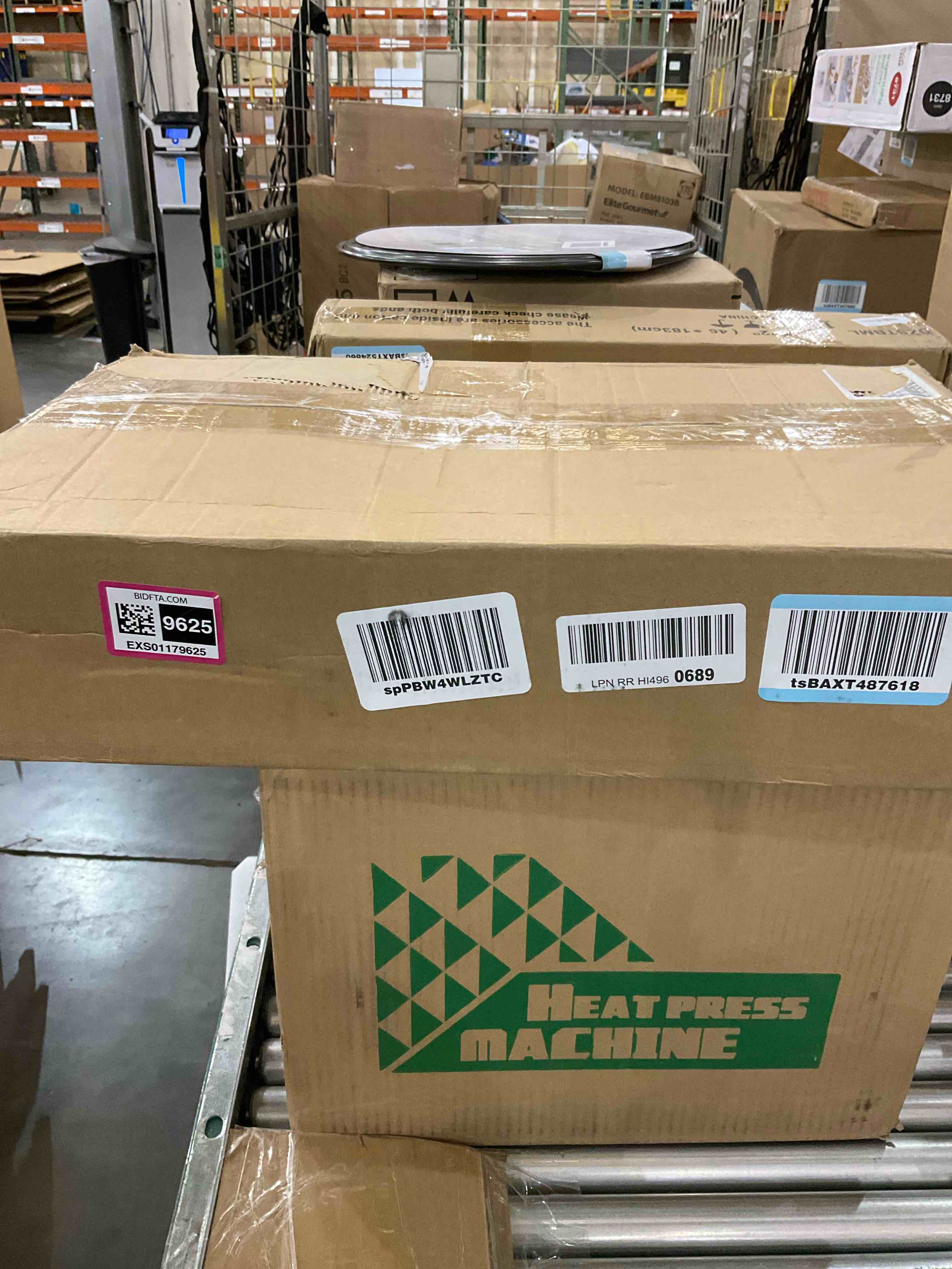 https://s3.amazonaws.com/lotting-images-prod/BargainHunt/EXS01179625_1708100476111.jpeg