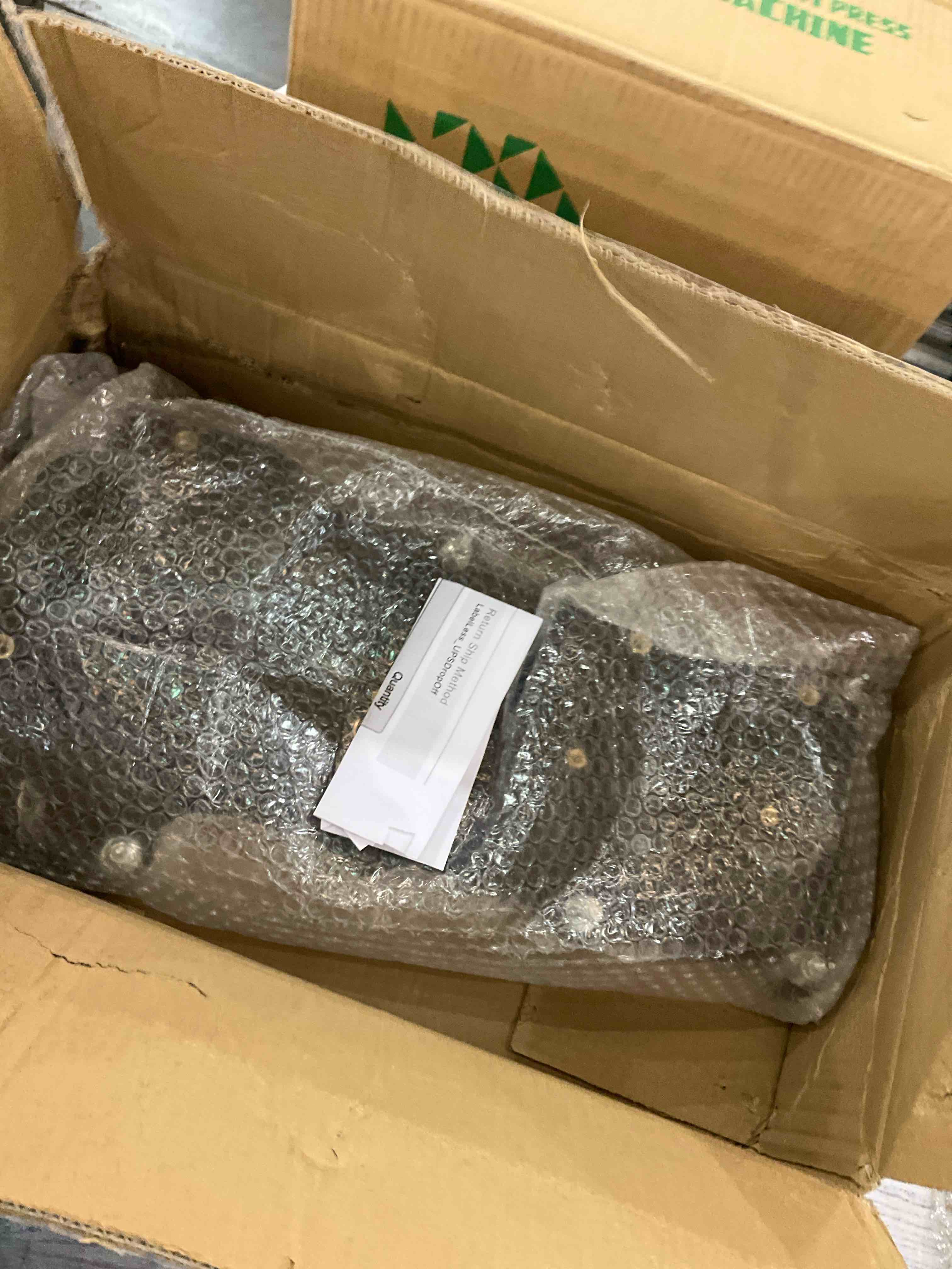 https://s3.amazonaws.com/lotting-images-prod/BargainHunt/EXS01179625_1708100503664.jpeg