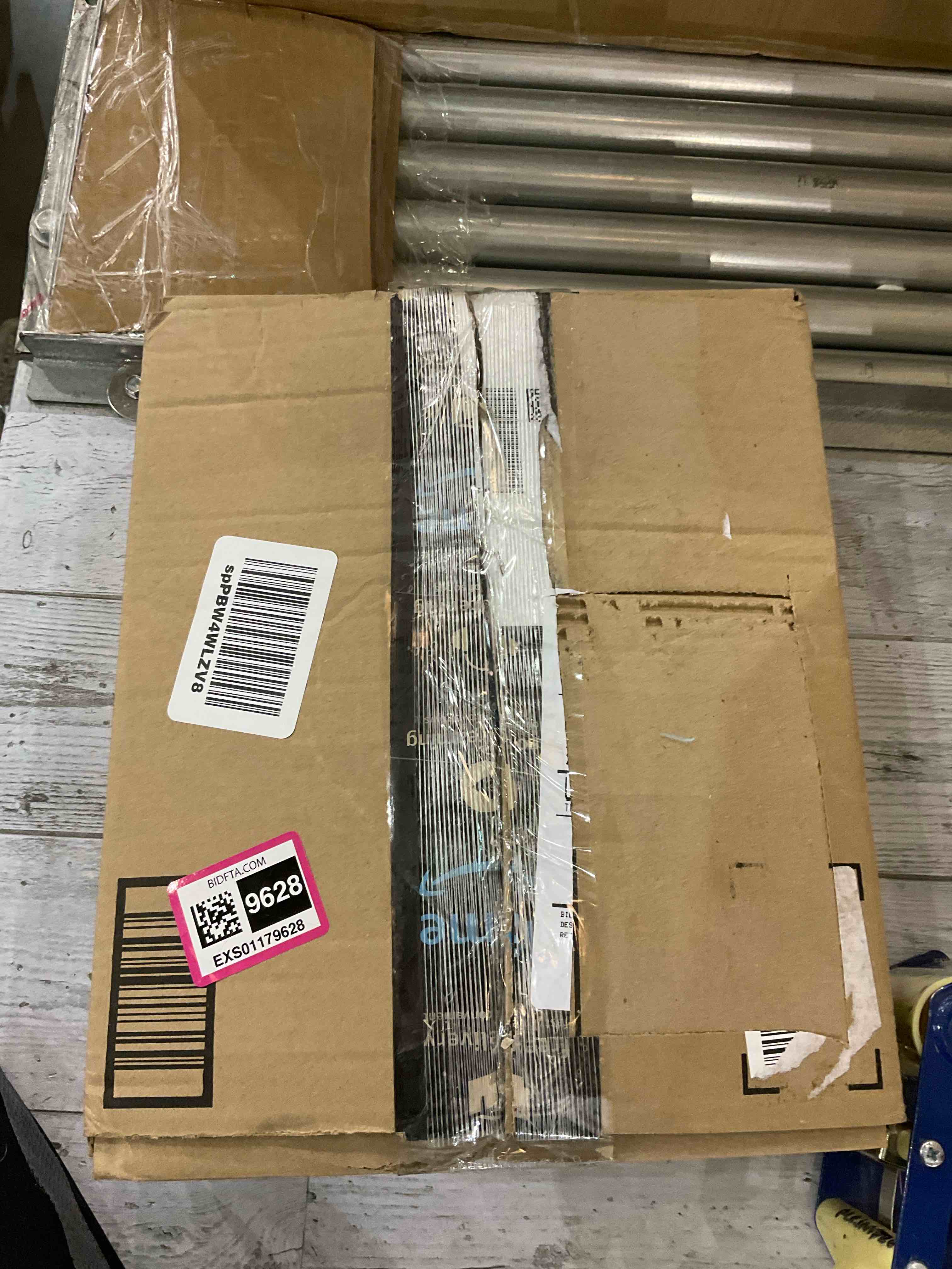 https://s3.amazonaws.com/lotting-images-prod/BargainHunt/EXS01179628_1708101182276.jpeg