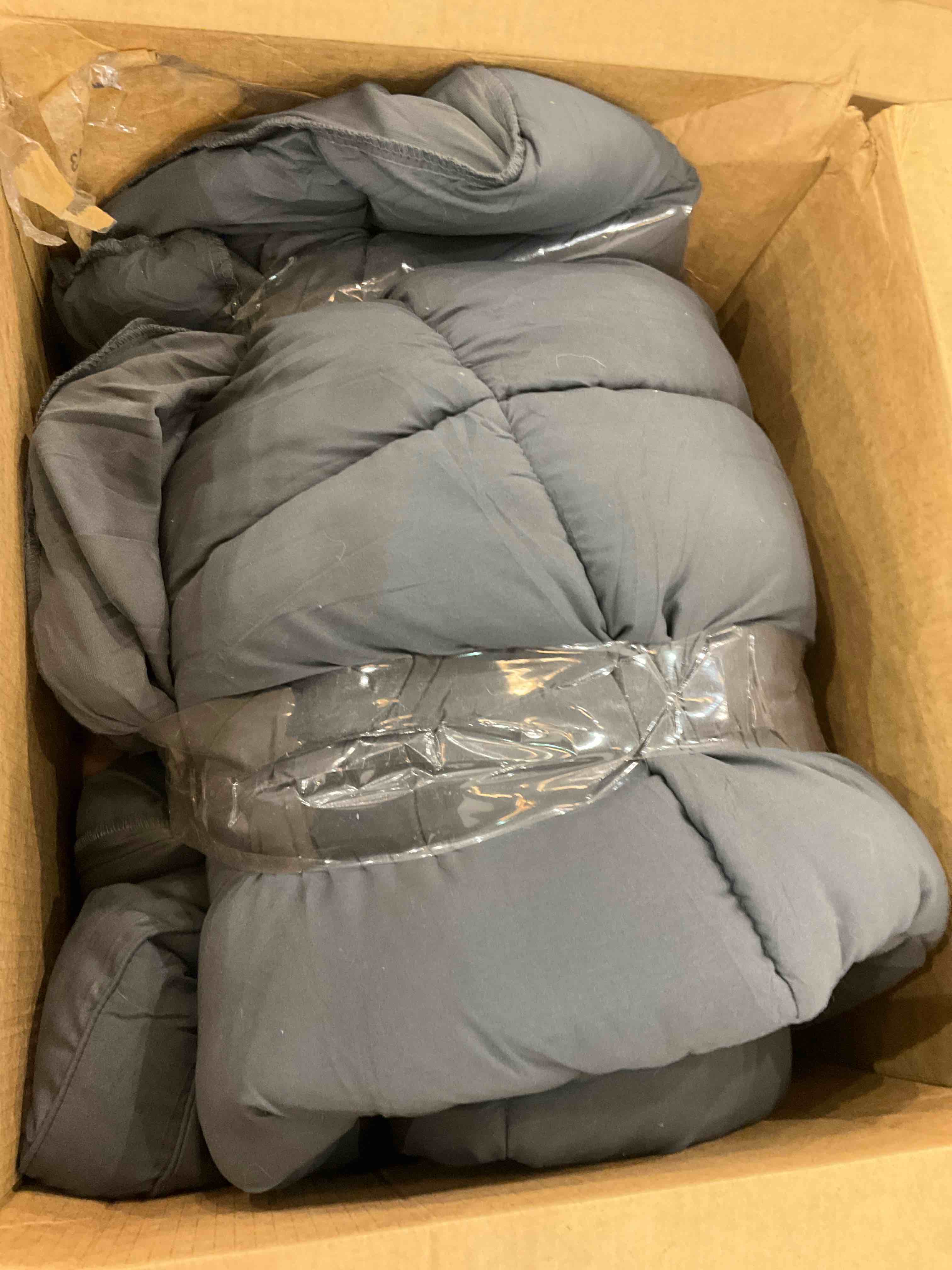 https://s3.amazonaws.com/lotting-images-prod/BargainHunt/EXS01179708_1708356559839.jpeg