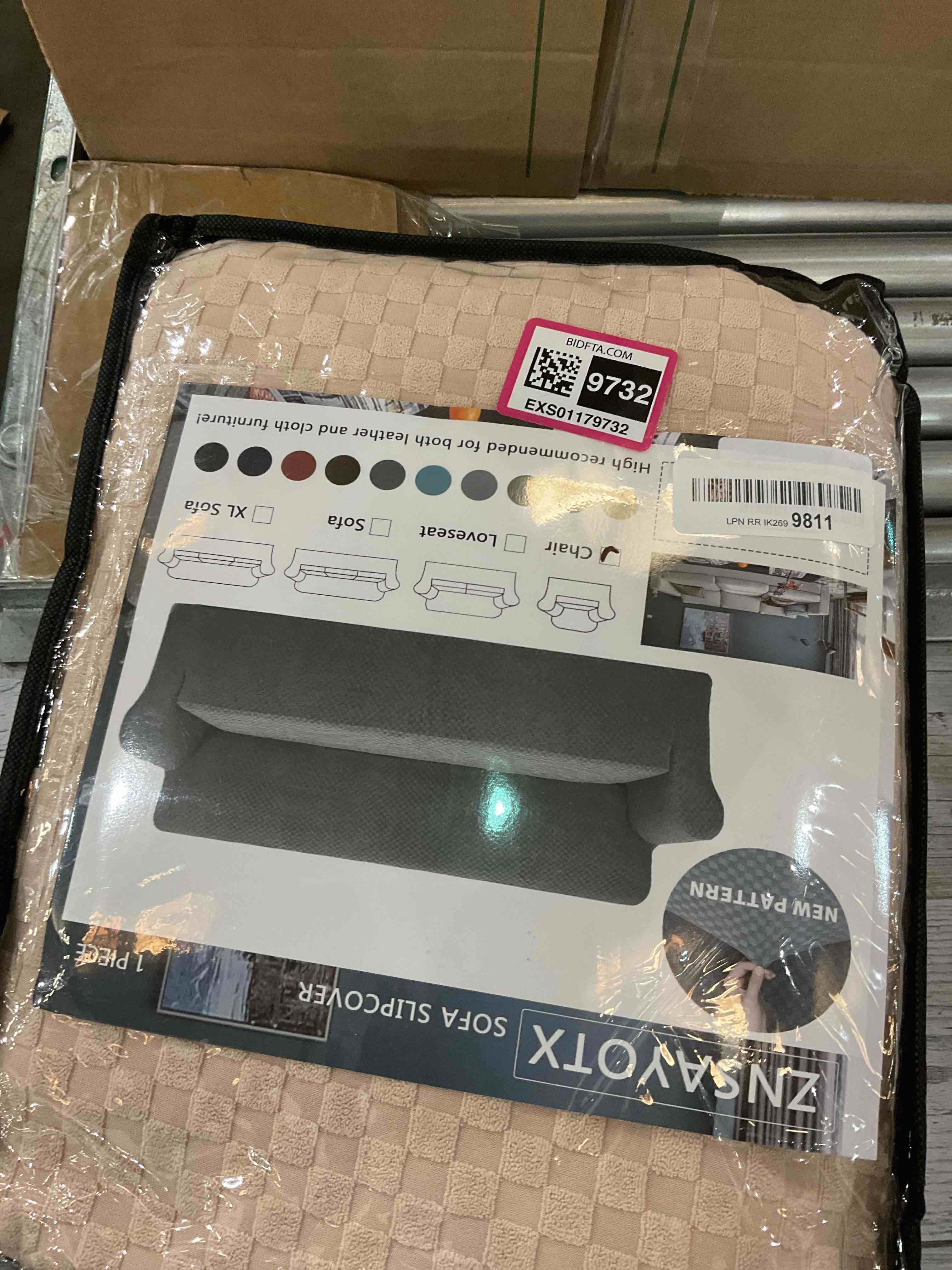 https://s3.amazonaws.com/lotting-images-prod/BargainHunt/EXS01179732_1708360832062.jpeg