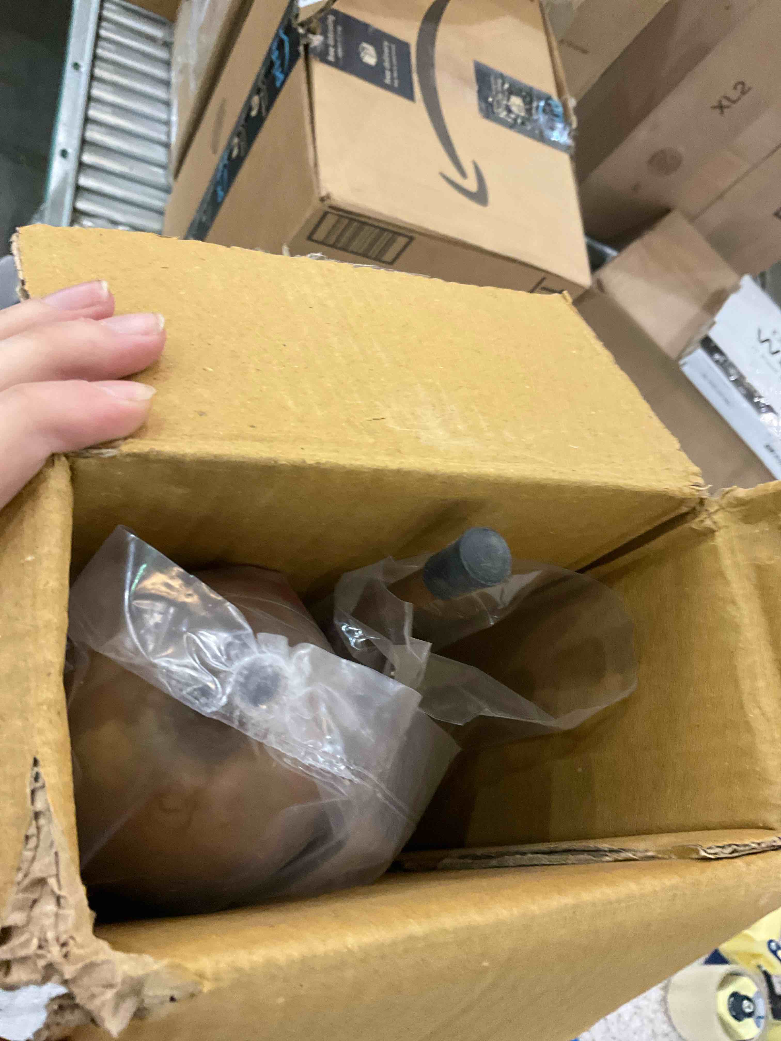https://s3.amazonaws.com/lotting-images-prod/BargainHunt/EXS01179760_1708367660011.jpeg