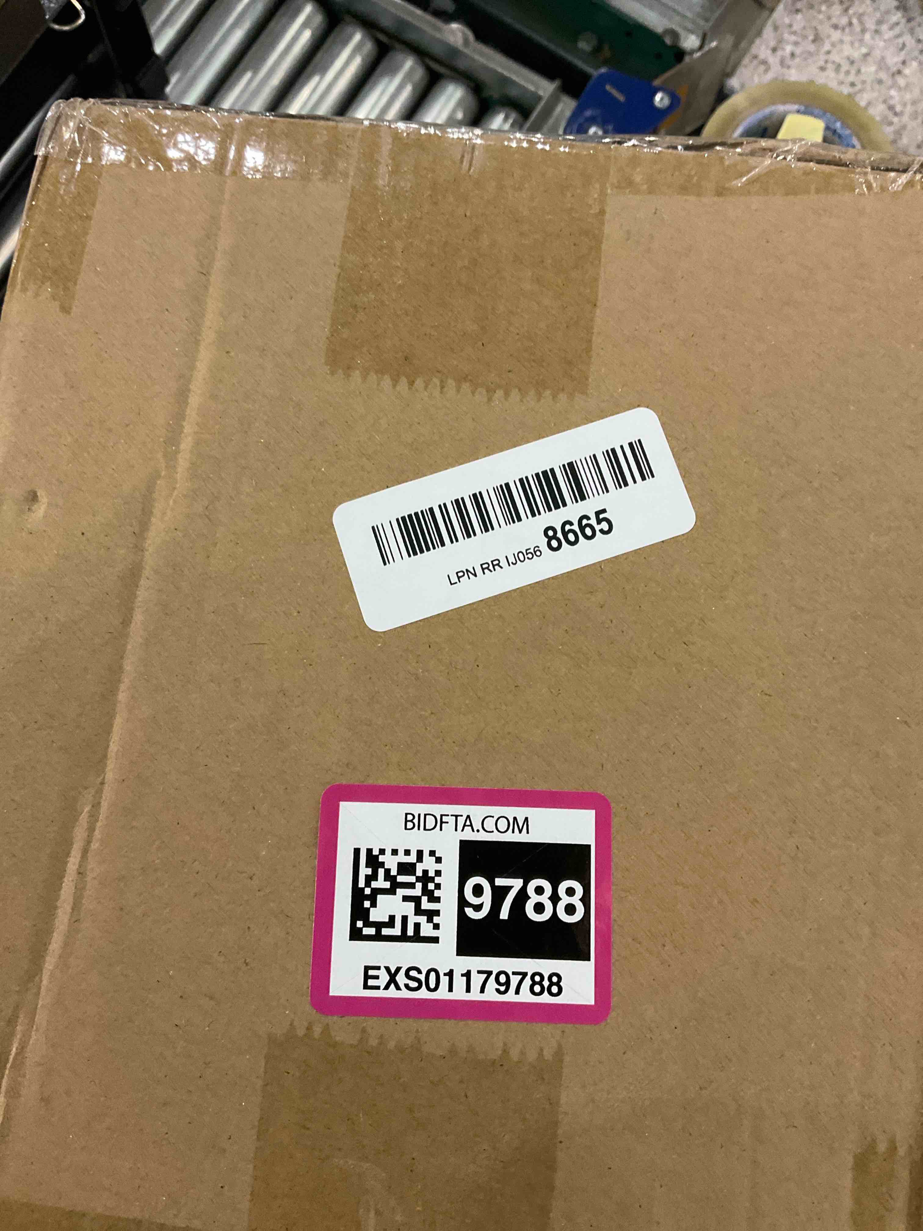 https://s3.amazonaws.com/lotting-images-prod/BargainHunt/EXS01179788_1708435186338.jpeg