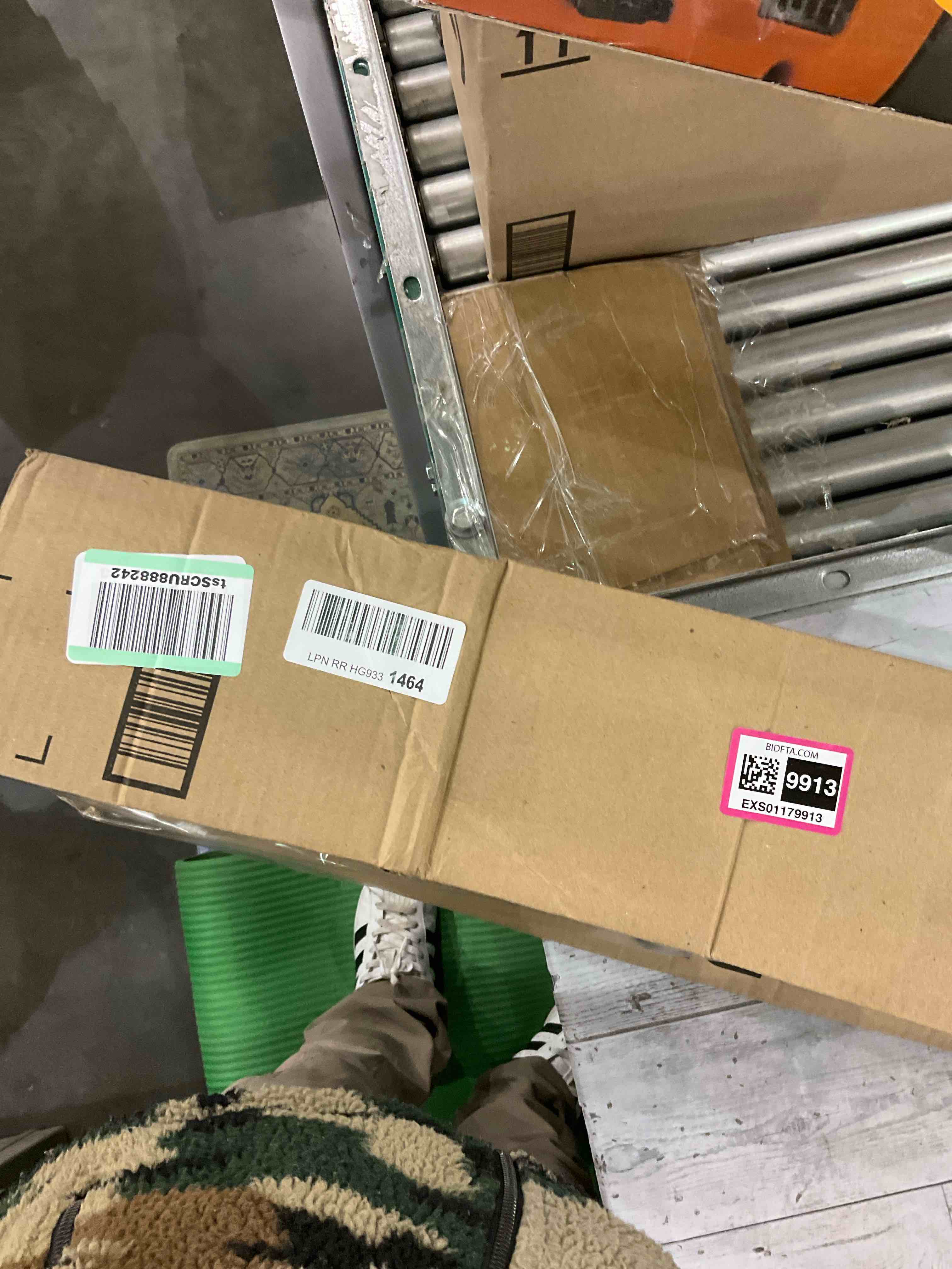 https://s3.amazonaws.com/lotting-images-prod/BargainHunt/EXS01179913_1708520856882.jpeg