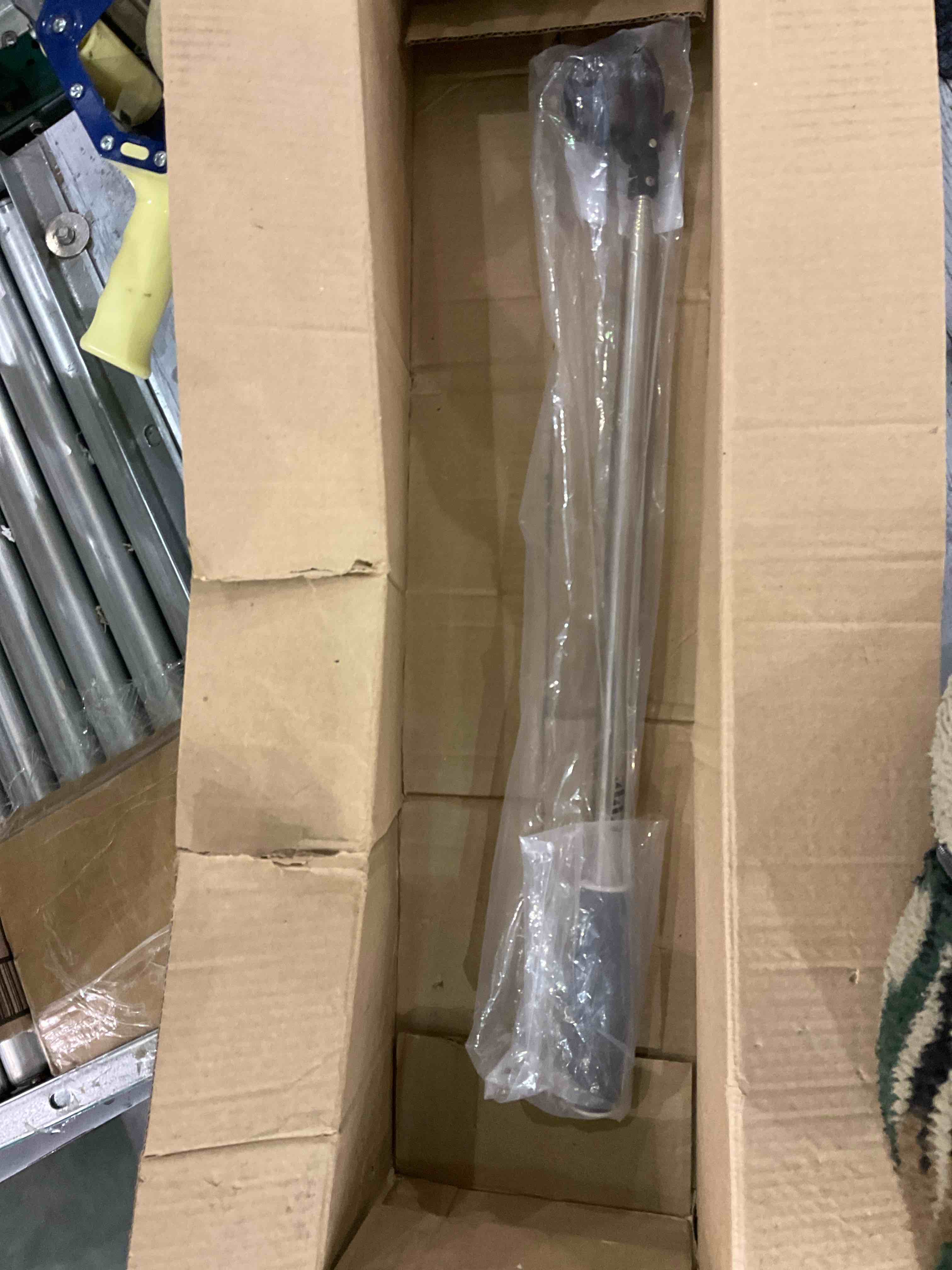 https://s3.amazonaws.com/lotting-images-prod/BargainHunt/EXS01179913_1708520910586.jpeg