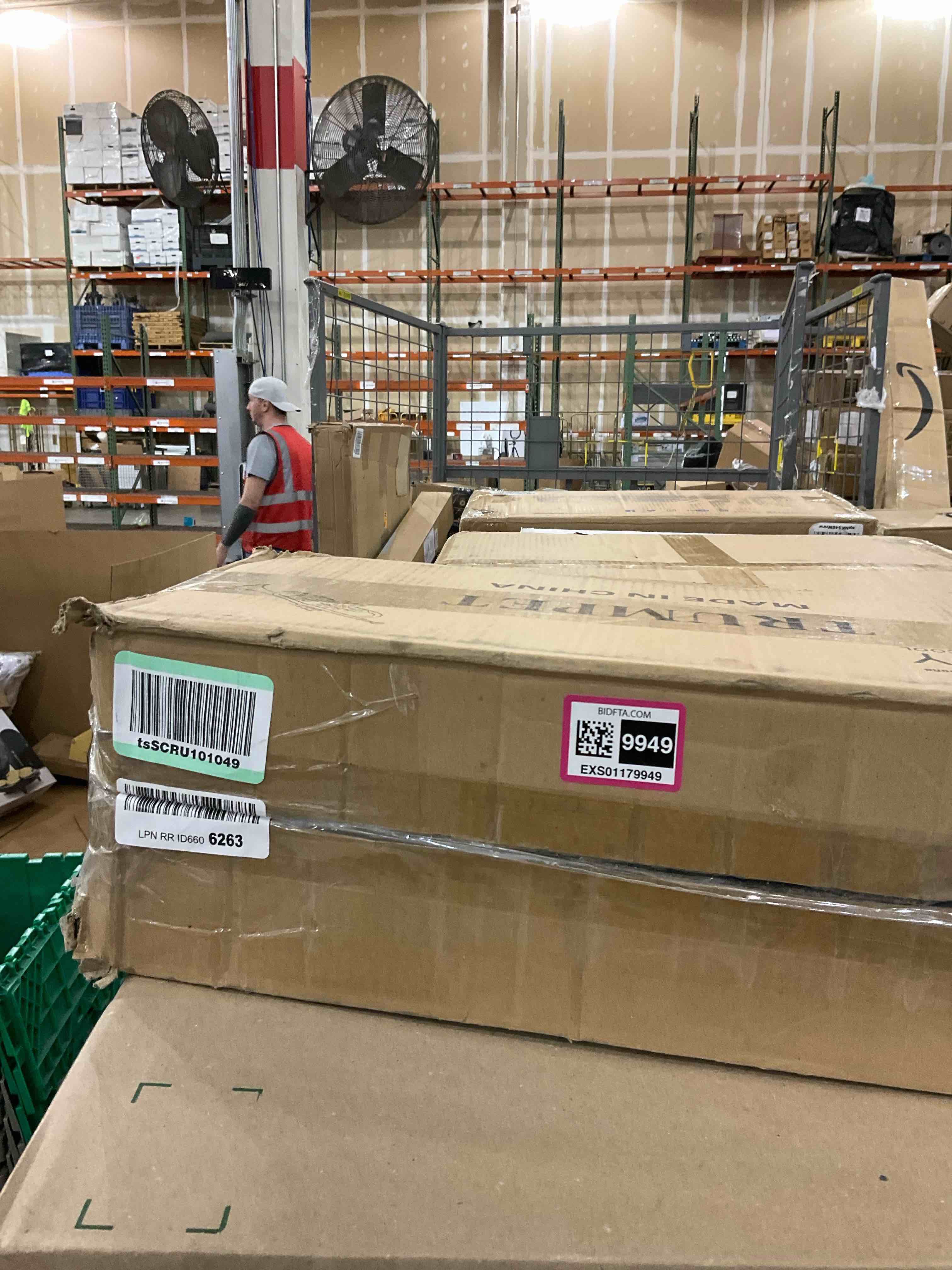 https://s3.amazonaws.com/lotting-images-prod/BargainHunt/EXS01179949_1708528503412.jpeg