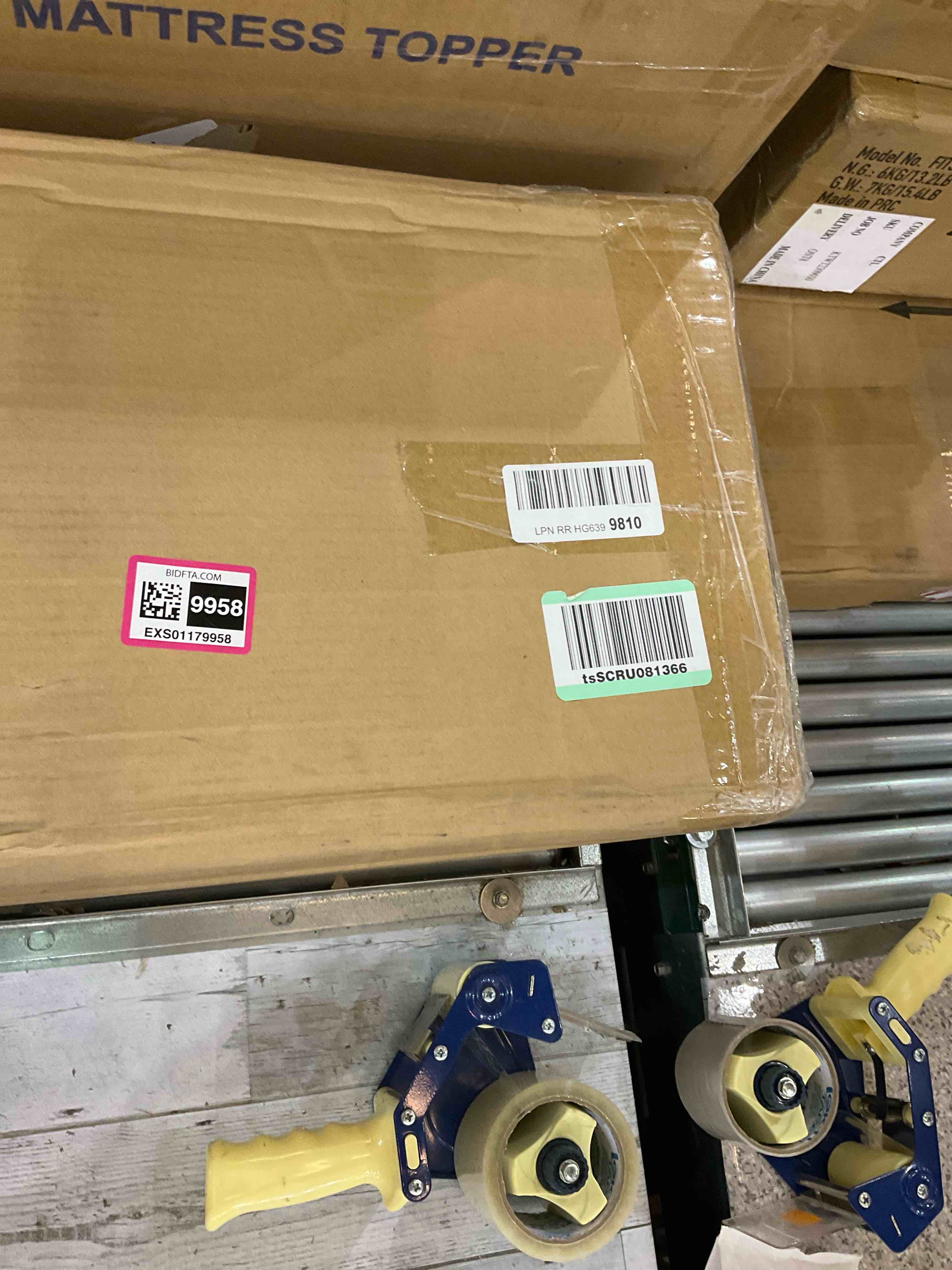 https://s3.amazonaws.com/lotting-images-prod/BargainHunt/EXS01179958_1708530226384.jpeg
