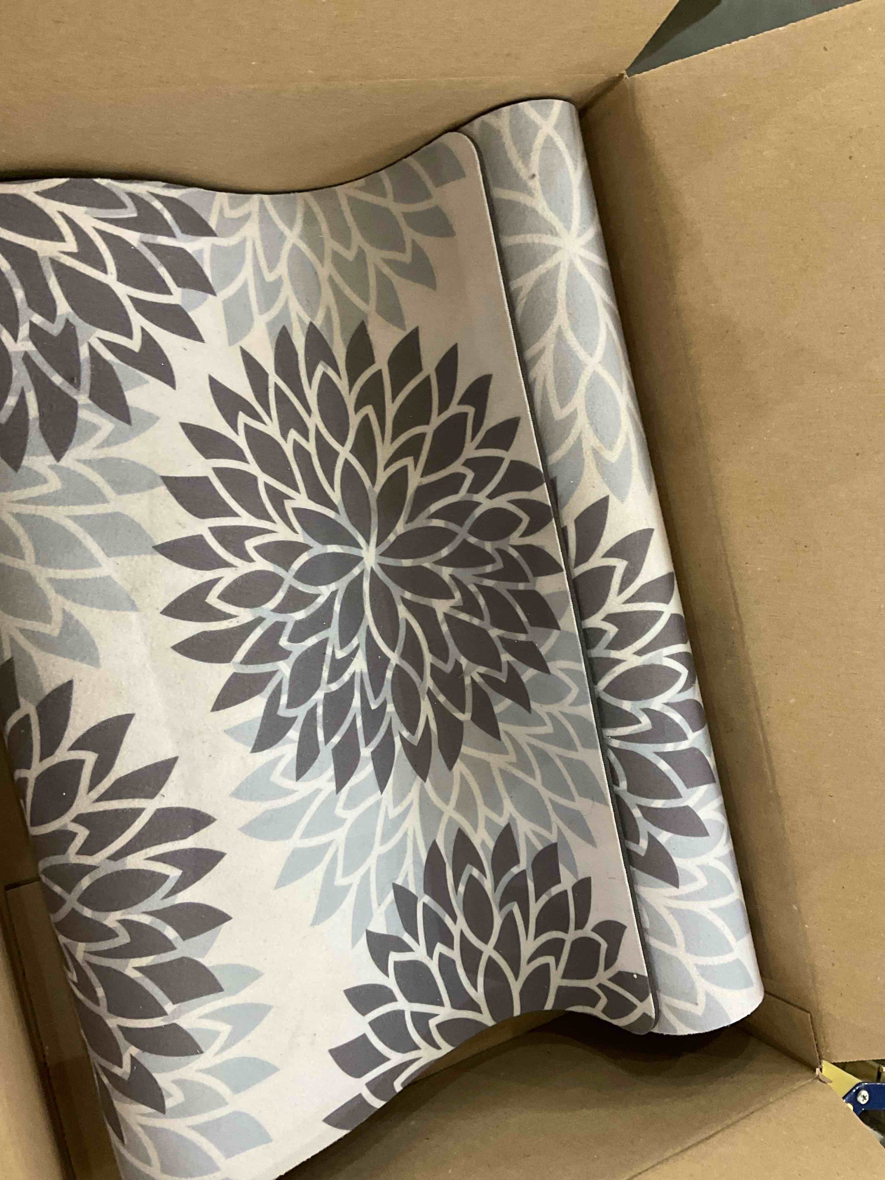 HEBE Cushioned Kitchen Rug Sets 2 Piece with Runner Washable Kitchen Rugs and Mats Set Non Slip Kitchen Floor Mat Waterproof Laundry Room Rug Runner for Entryway Hallway Floral Area Rug