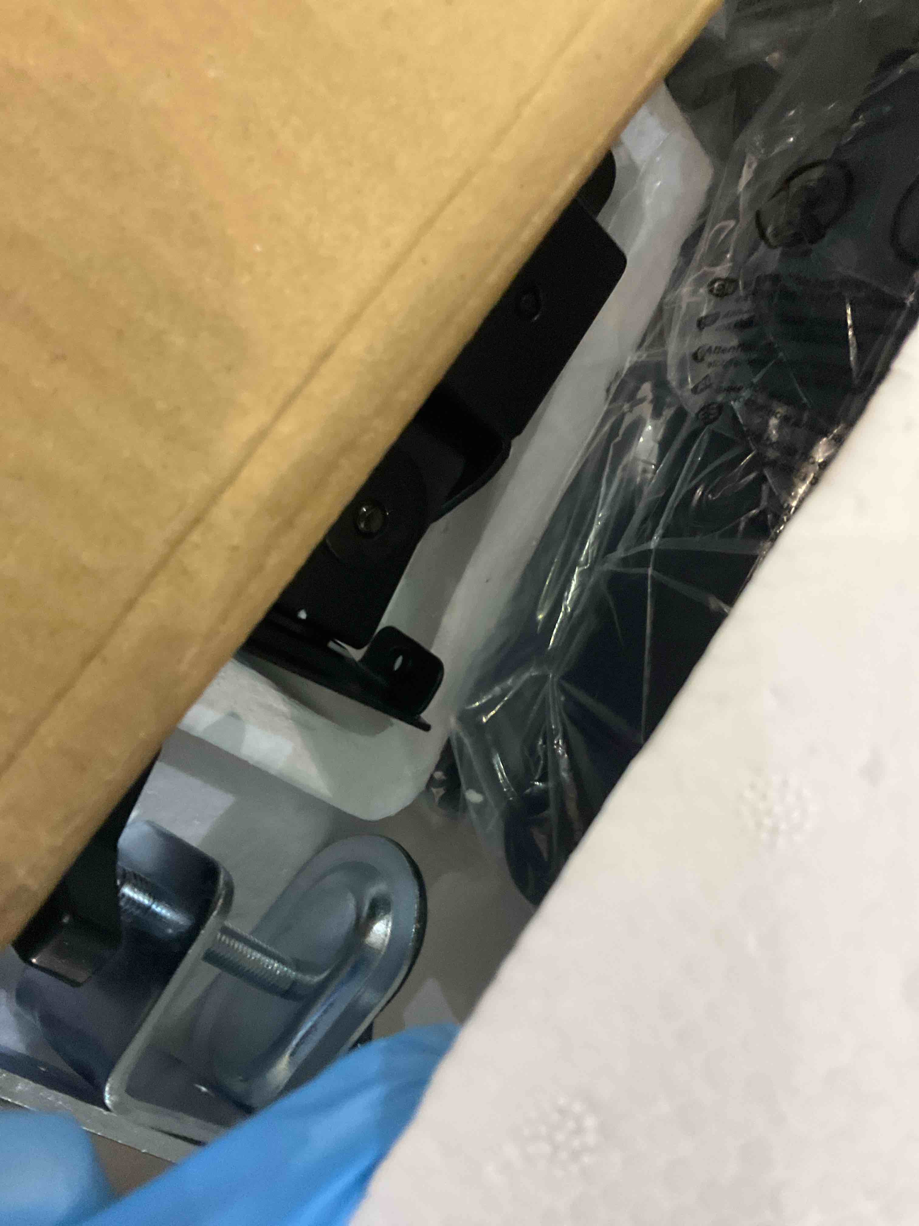 https://s3.amazonaws.com/lotting-images-prod/BargainHunt/EXS01180226_1711465796047.jpeg
