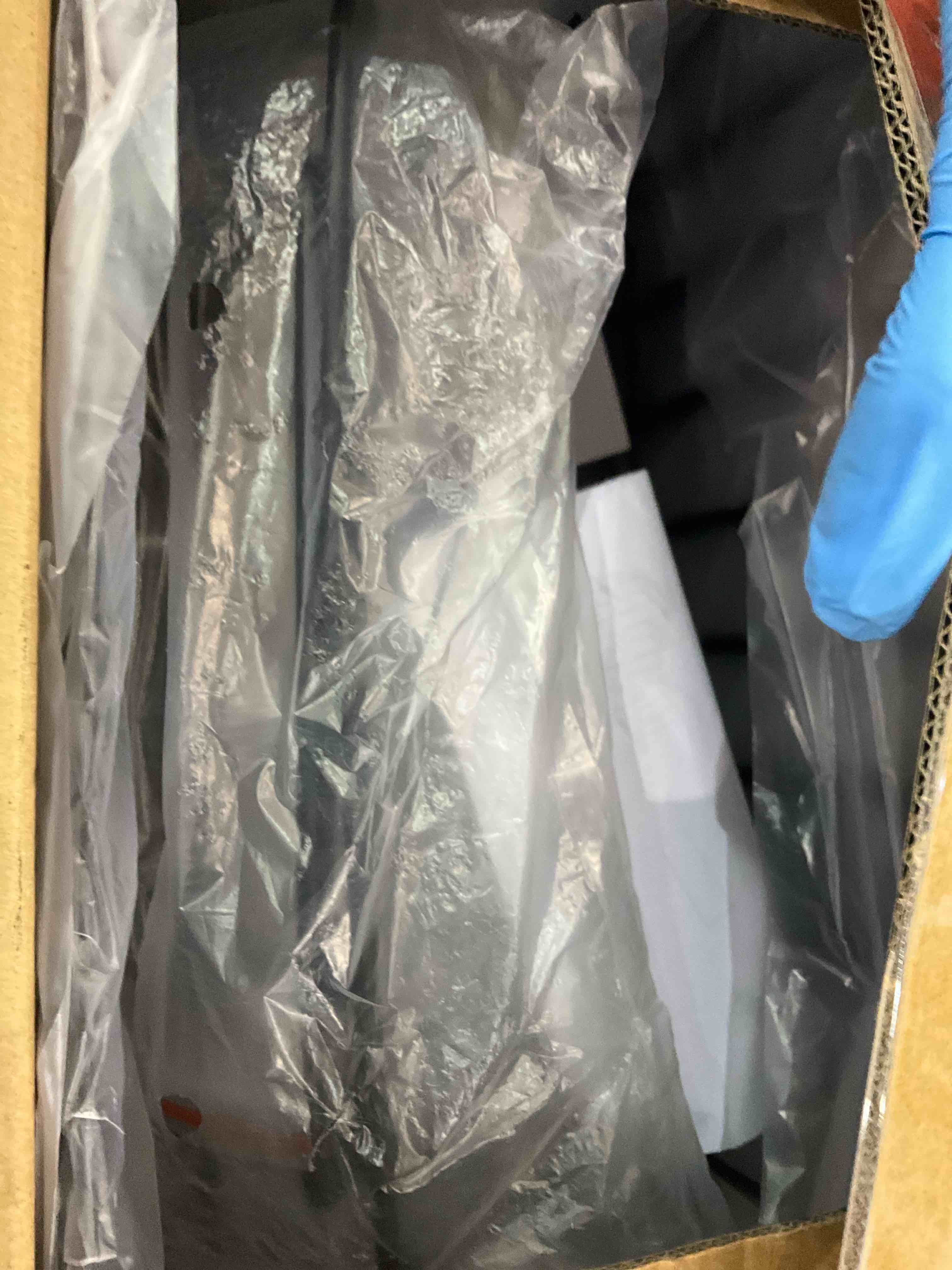 https://s3.amazonaws.com/lotting-images-prod/BargainHunt/EXS01180228_1711465934206.jpeg