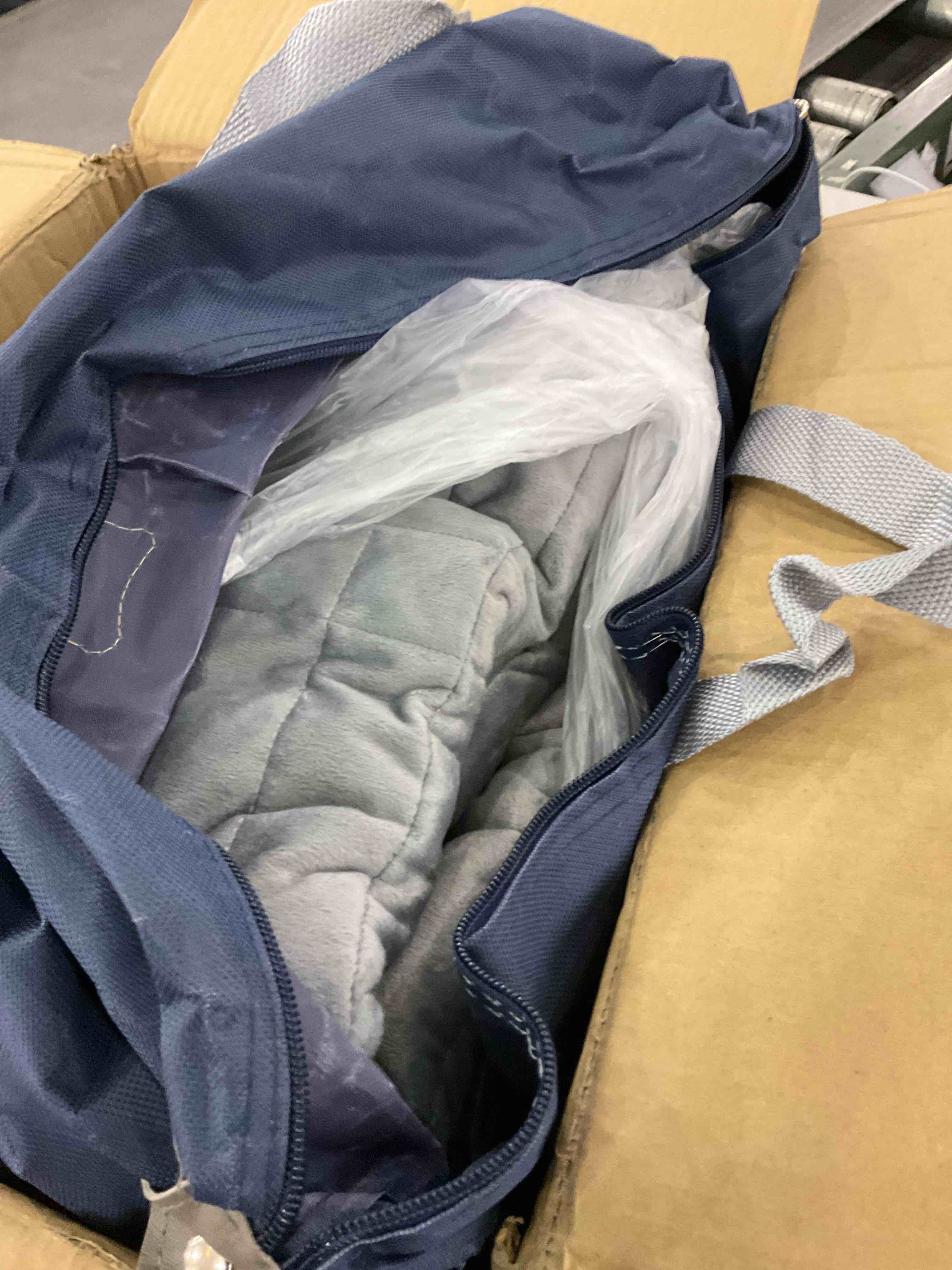 https://s3.amazonaws.com/lotting-images-prod/BargainHunt/EXS01180504_1710163894724.jpeg