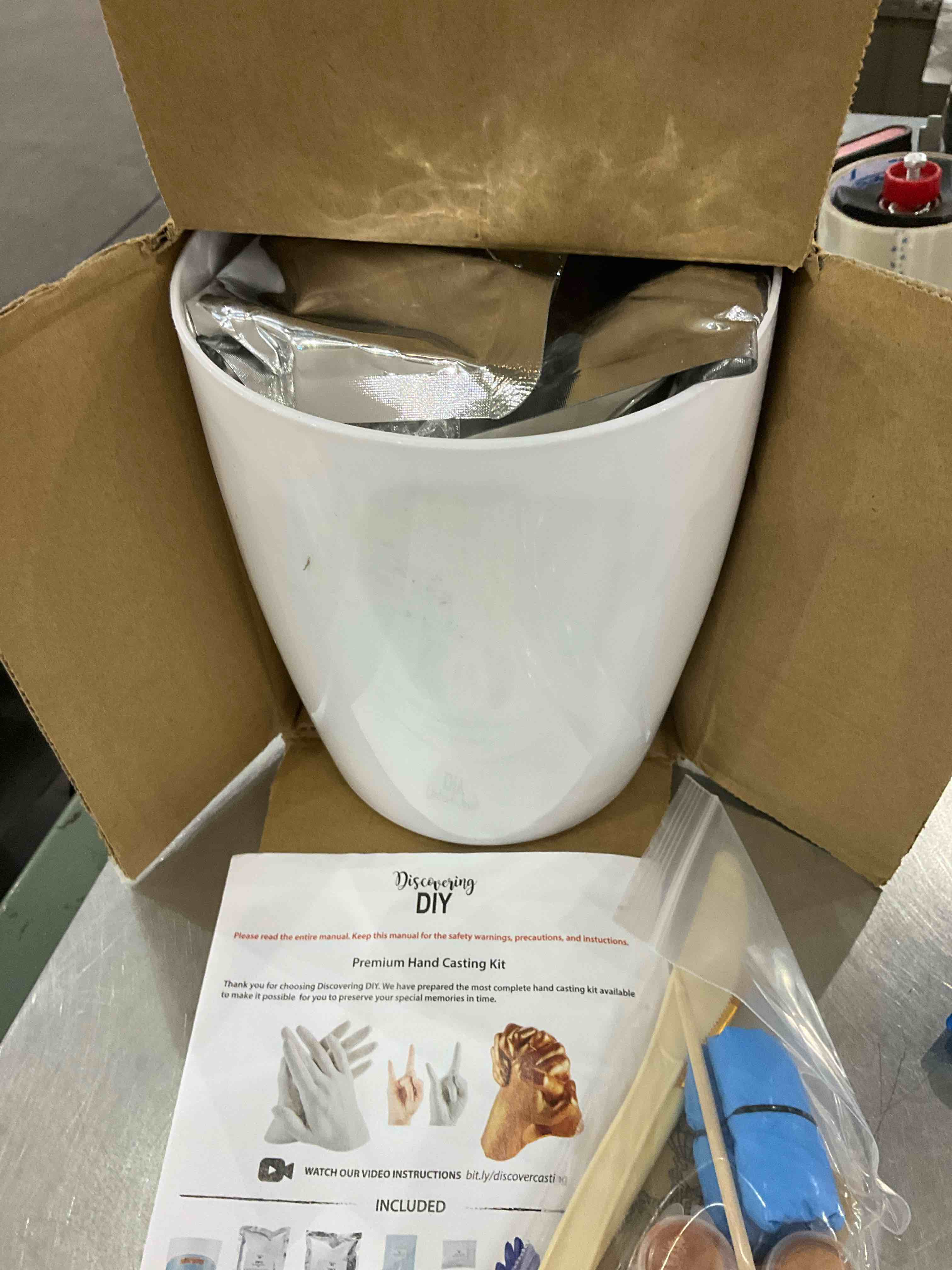 https://s3.amazonaws.com/lotting-images-prod/BargainHunt/EXS01180751_1710337261088.jpeg