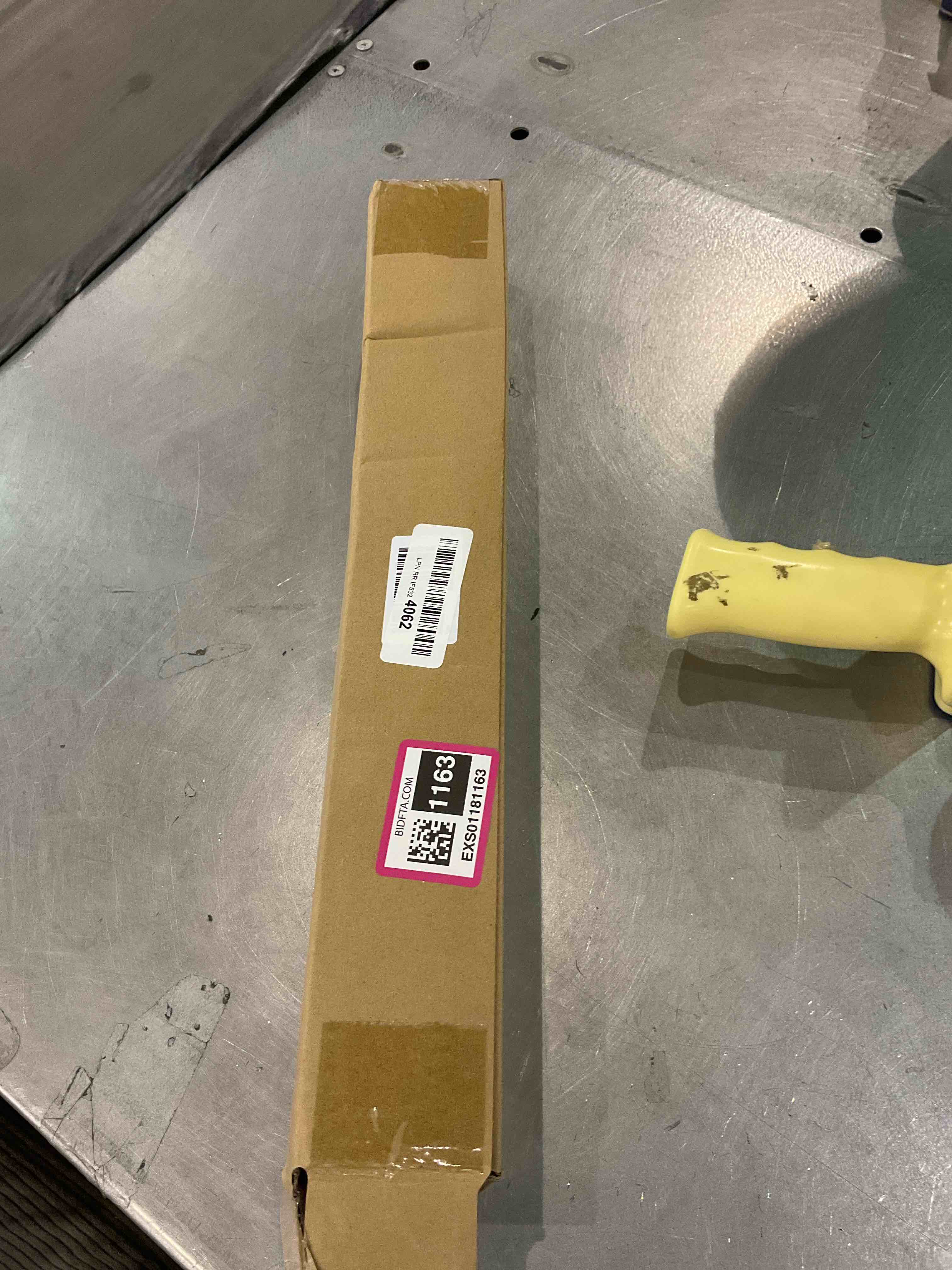 https://s3.amazonaws.com/lotting-images-prod/BargainHunt/EXS01181163_1711461134169.jpeg