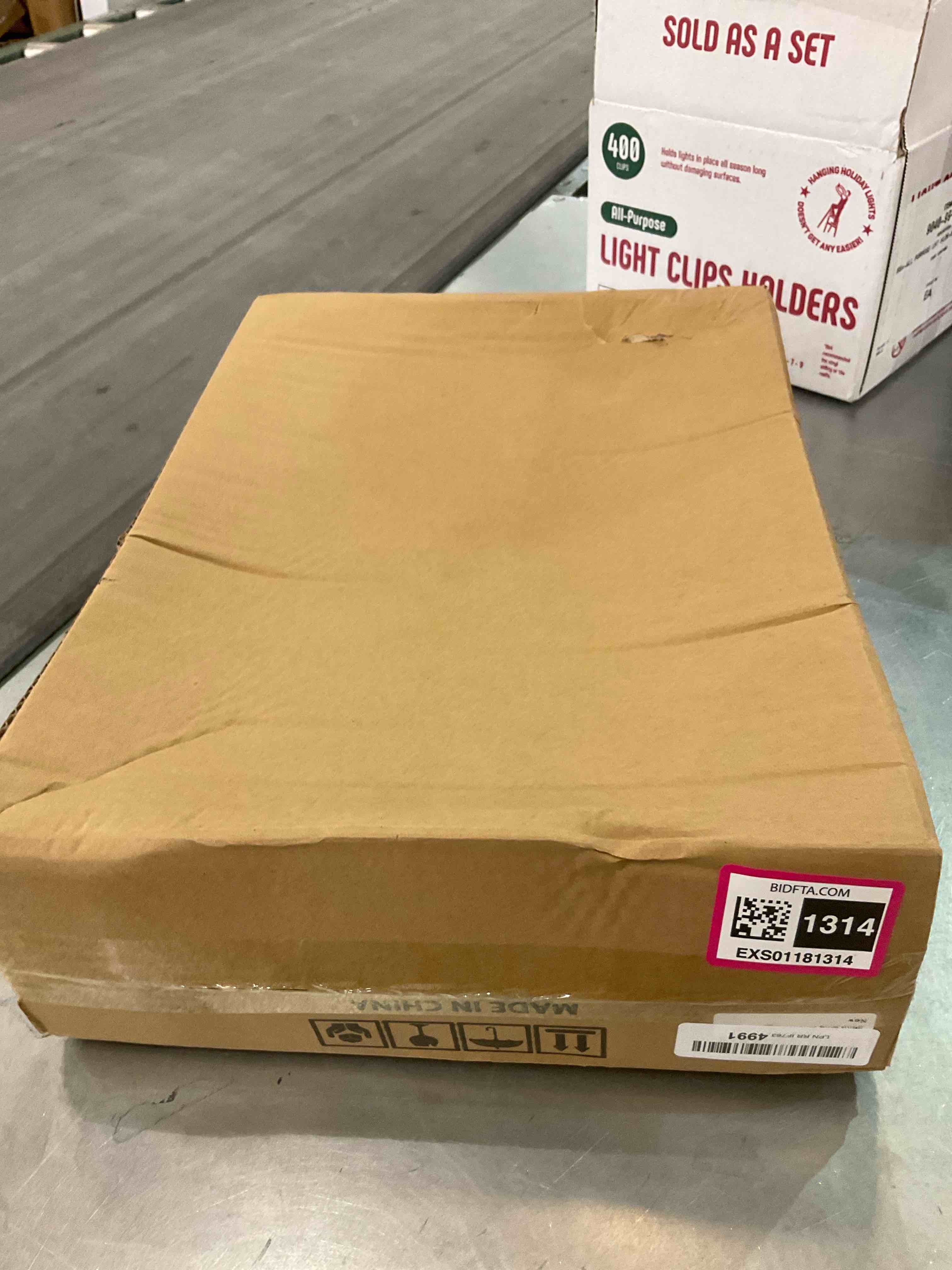 https://s3.amazonaws.com/lotting-images-prod/BargainHunt/EXS01181314_1711560551357.jpeg