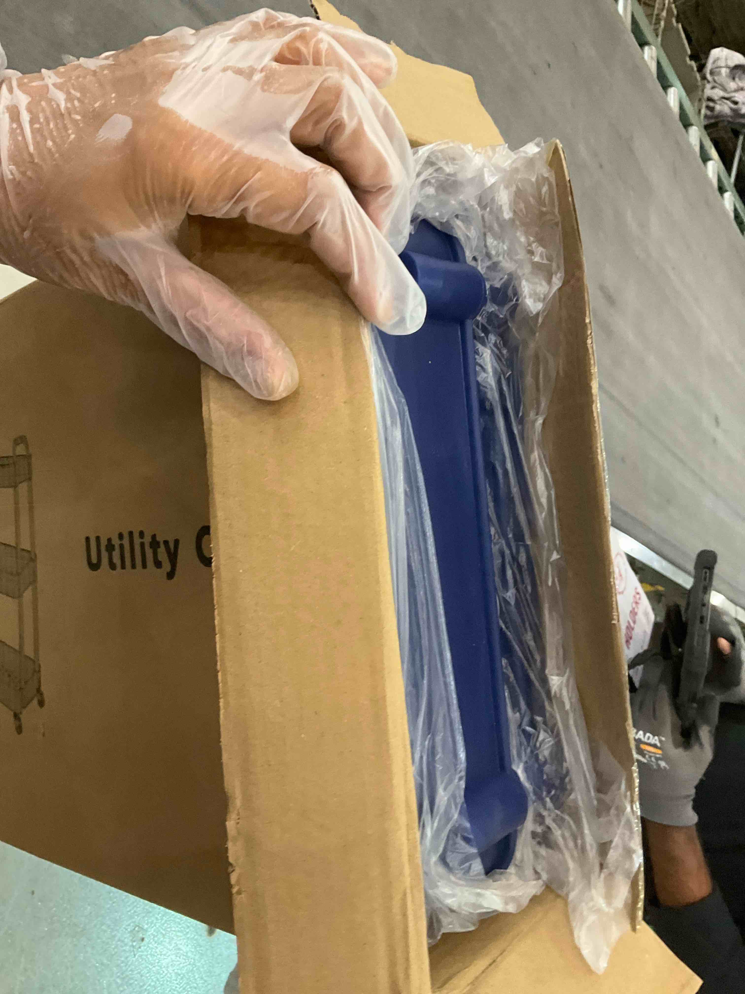 https://s3.amazonaws.com/lotting-images-prod/BargainHunt/EXS01181314_1711560576166.jpeg