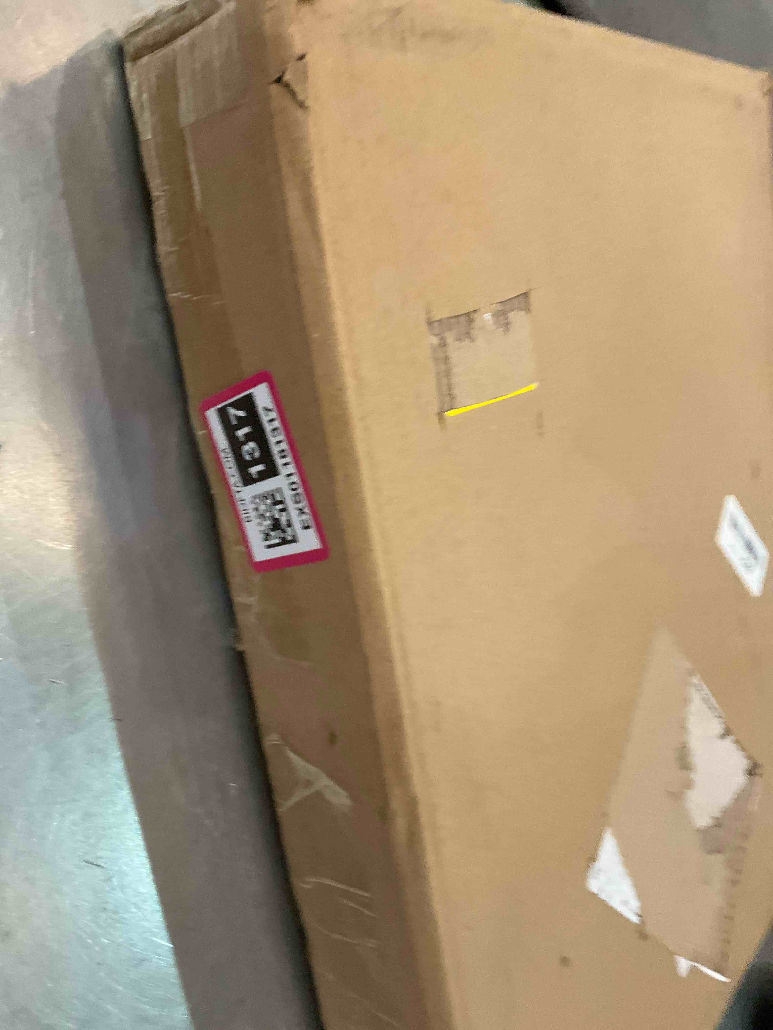 https://s3.amazonaws.com/lotting-images-prod/BargainHunt/EXS01181317_1711560886928.jpeg