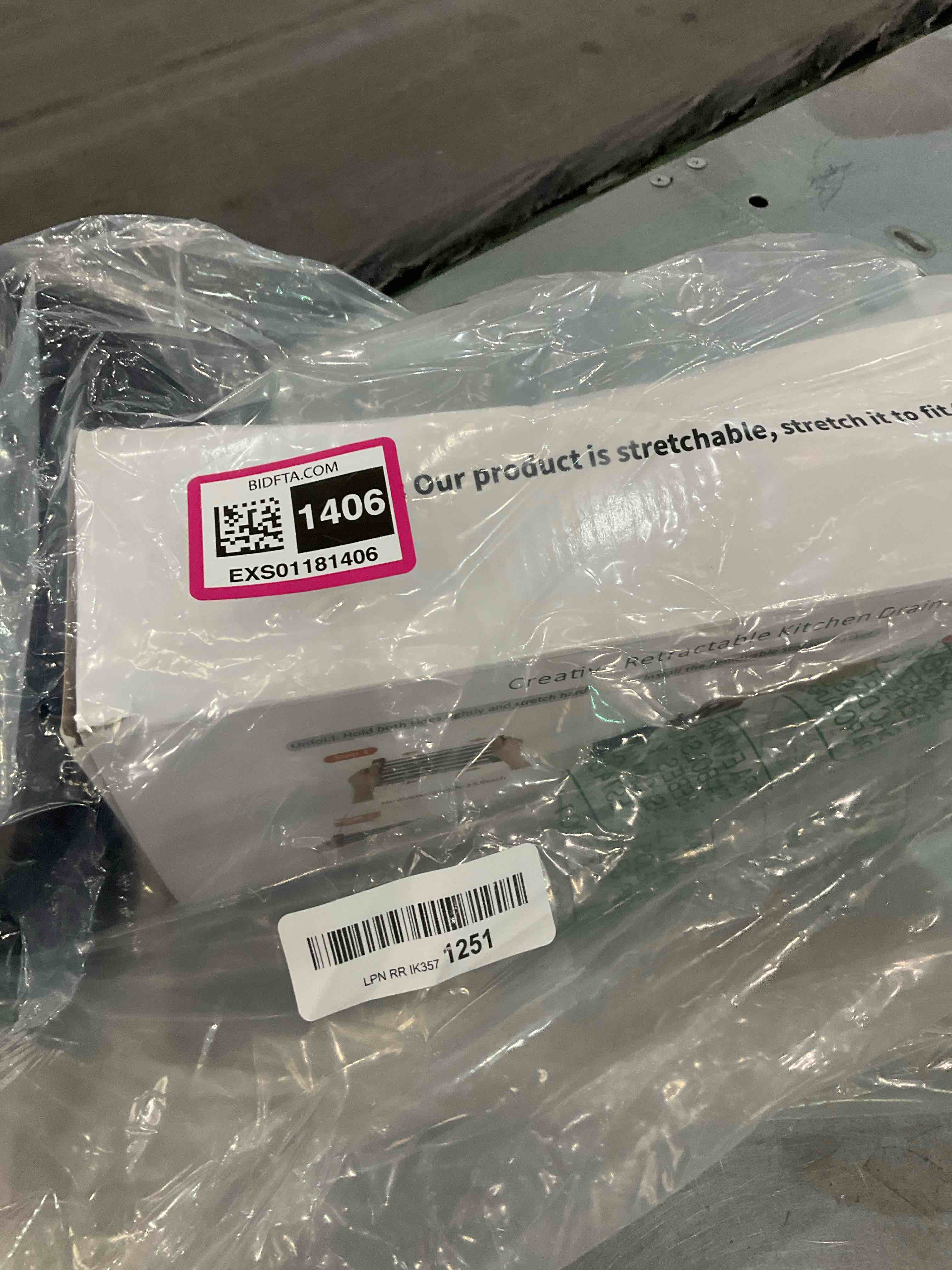 Extra Large Black Expandable Roll Up Dish Drying Rack Up to 25.1''with 2 Storage Baskets,Over The Sink Kitchen Rolling up Dish Drainer Dish Drying Rack in Sink, Foldable,Rollable,for Kitchen Dishes