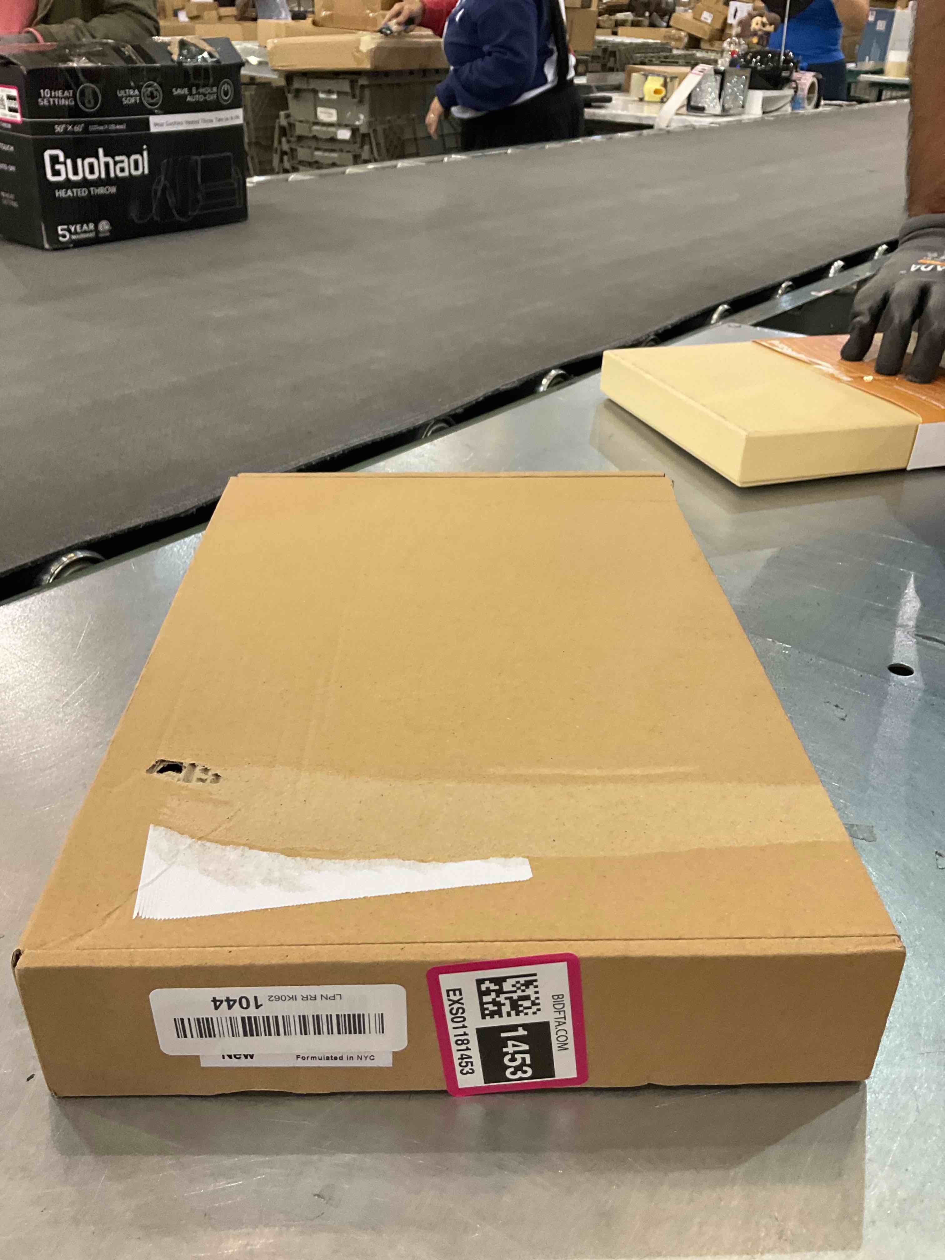 https://s3.amazonaws.com/lotting-images-prod/BargainHunt/EXS01181453_1711639531101.jpeg